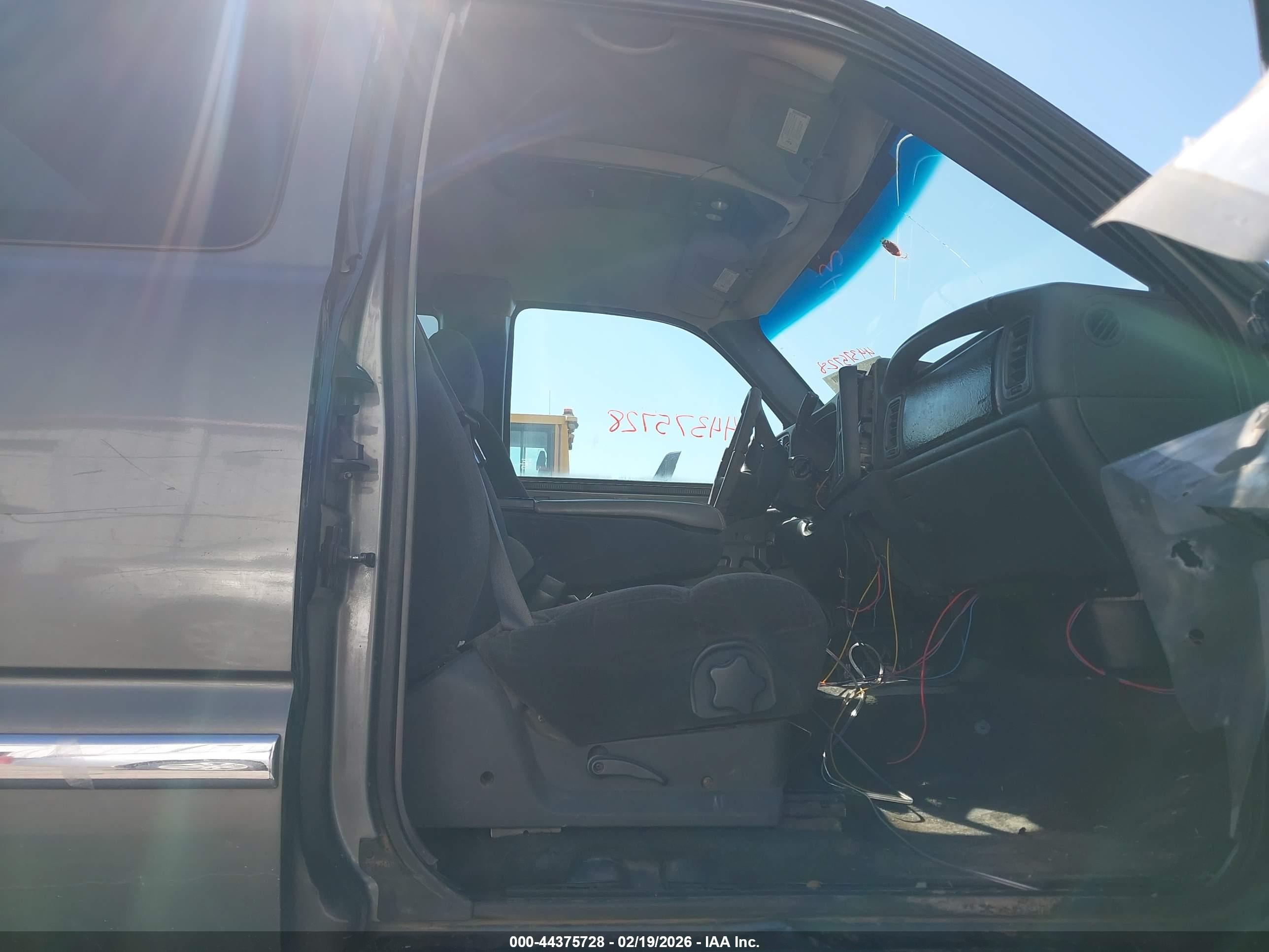 GMC SIERRA image 5