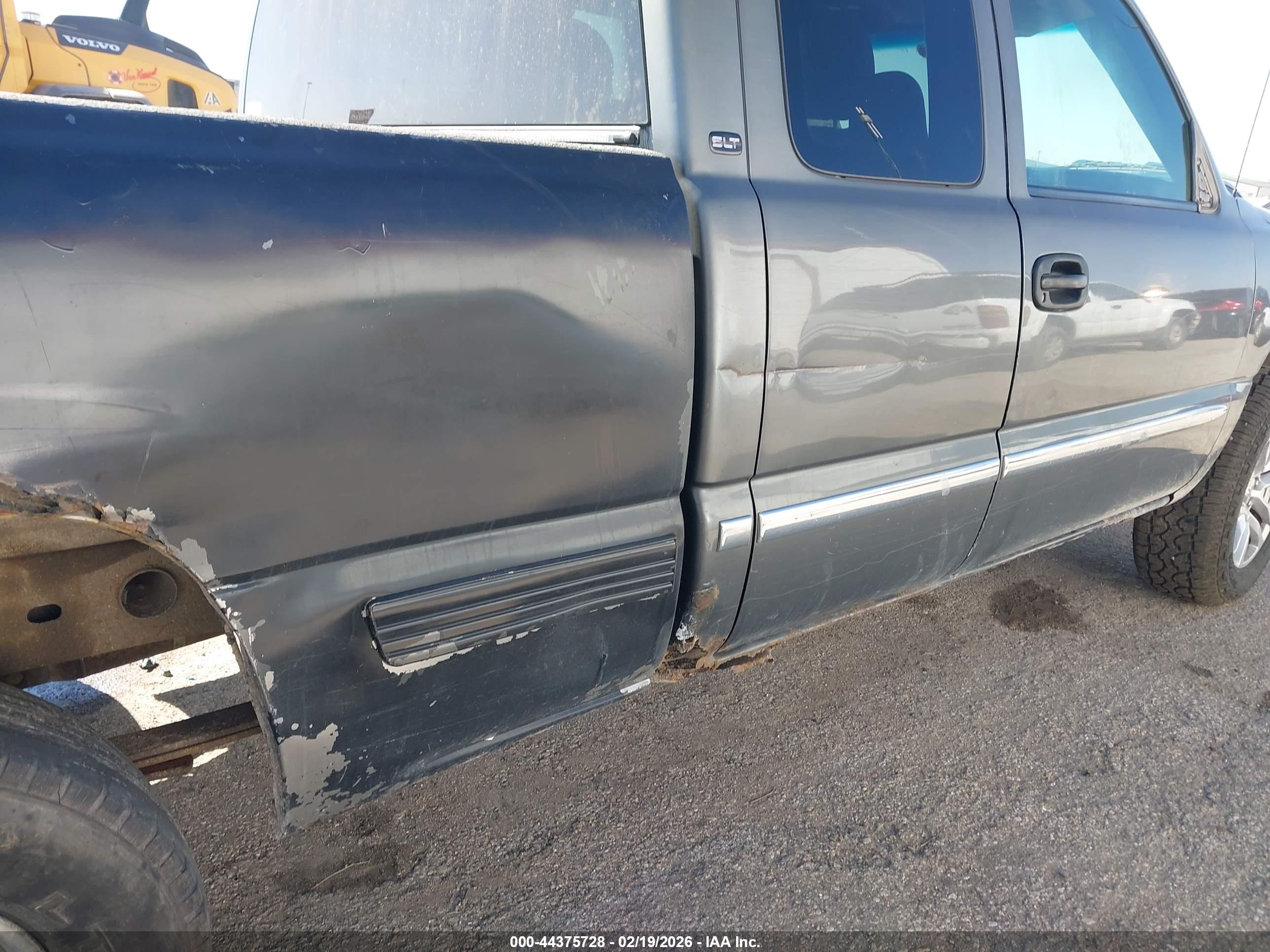 GMC SIERRA image 6
