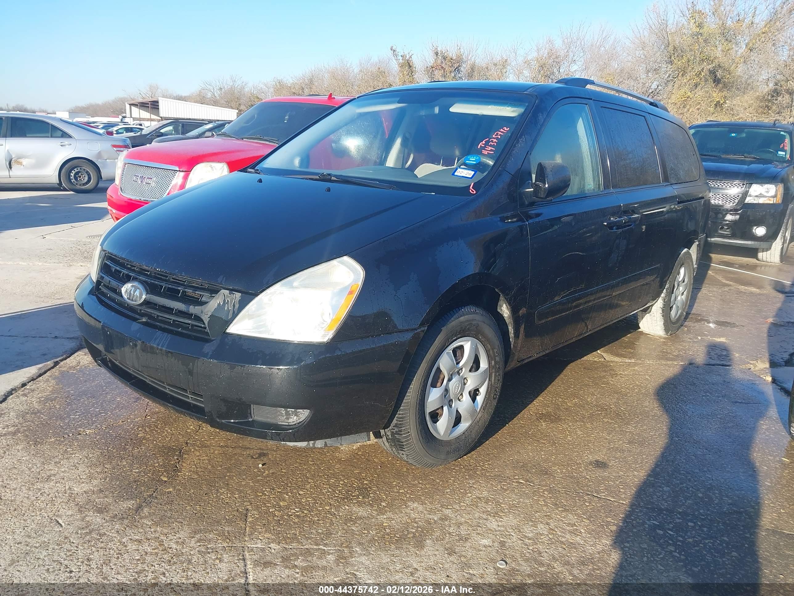 KIA SEDONA image 2