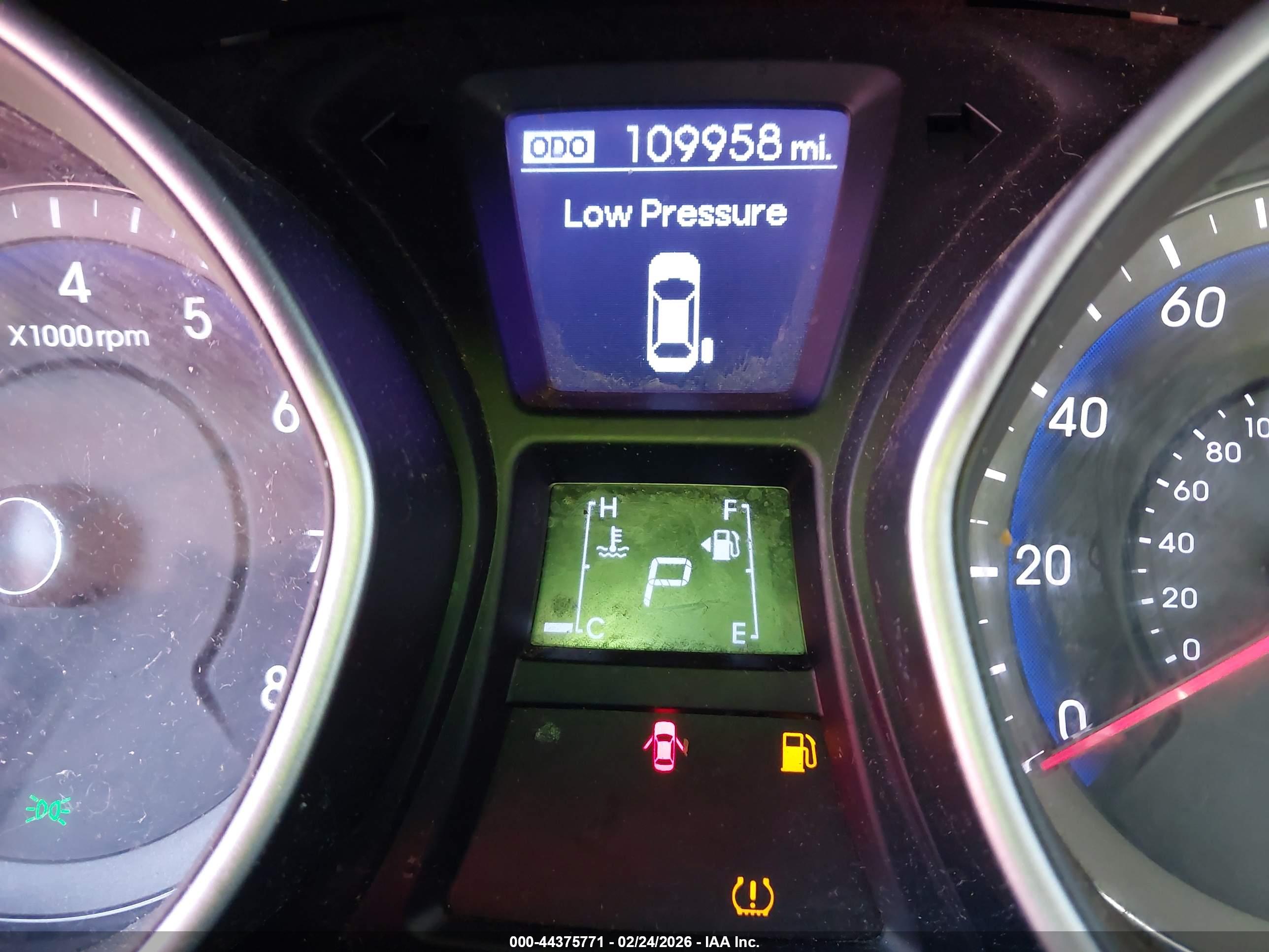 HYUNDAI ELANTRA image 7