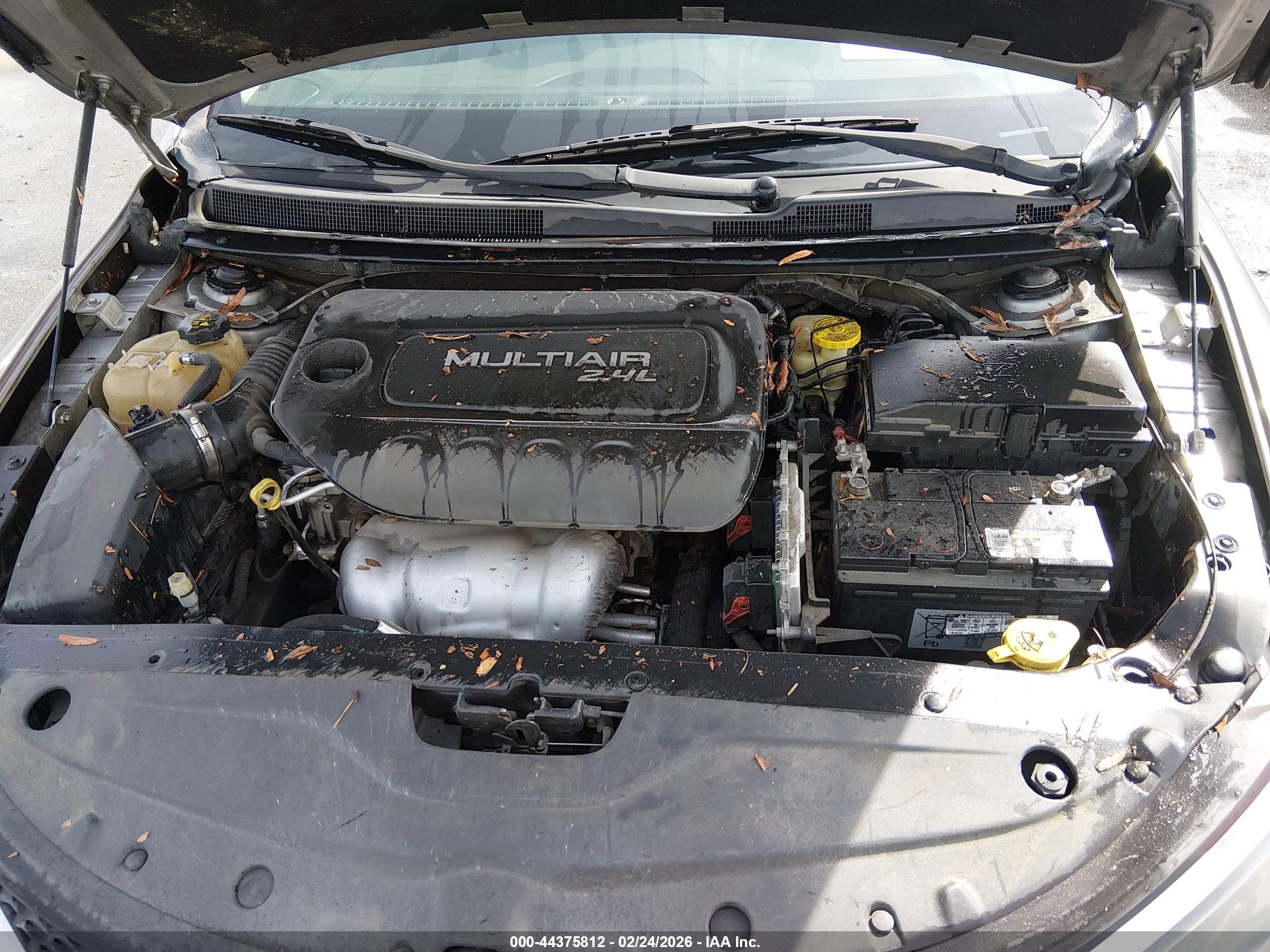 CHRYSLER 200 image 10