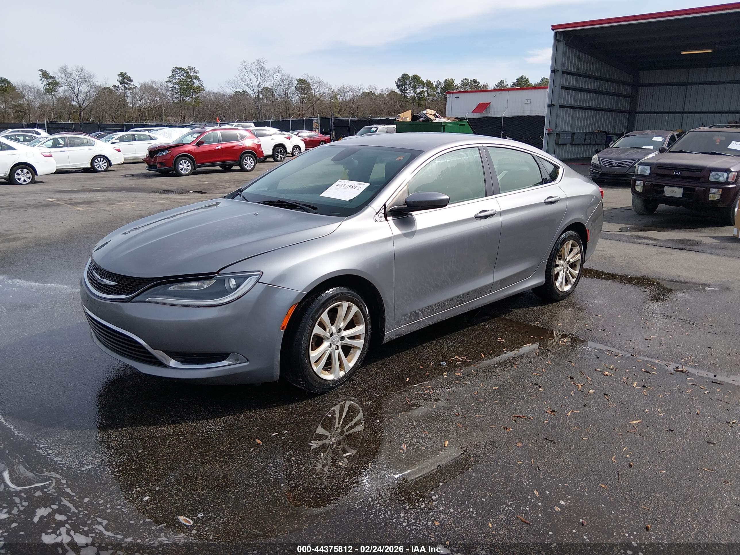 CHRYSLER 200 image 2