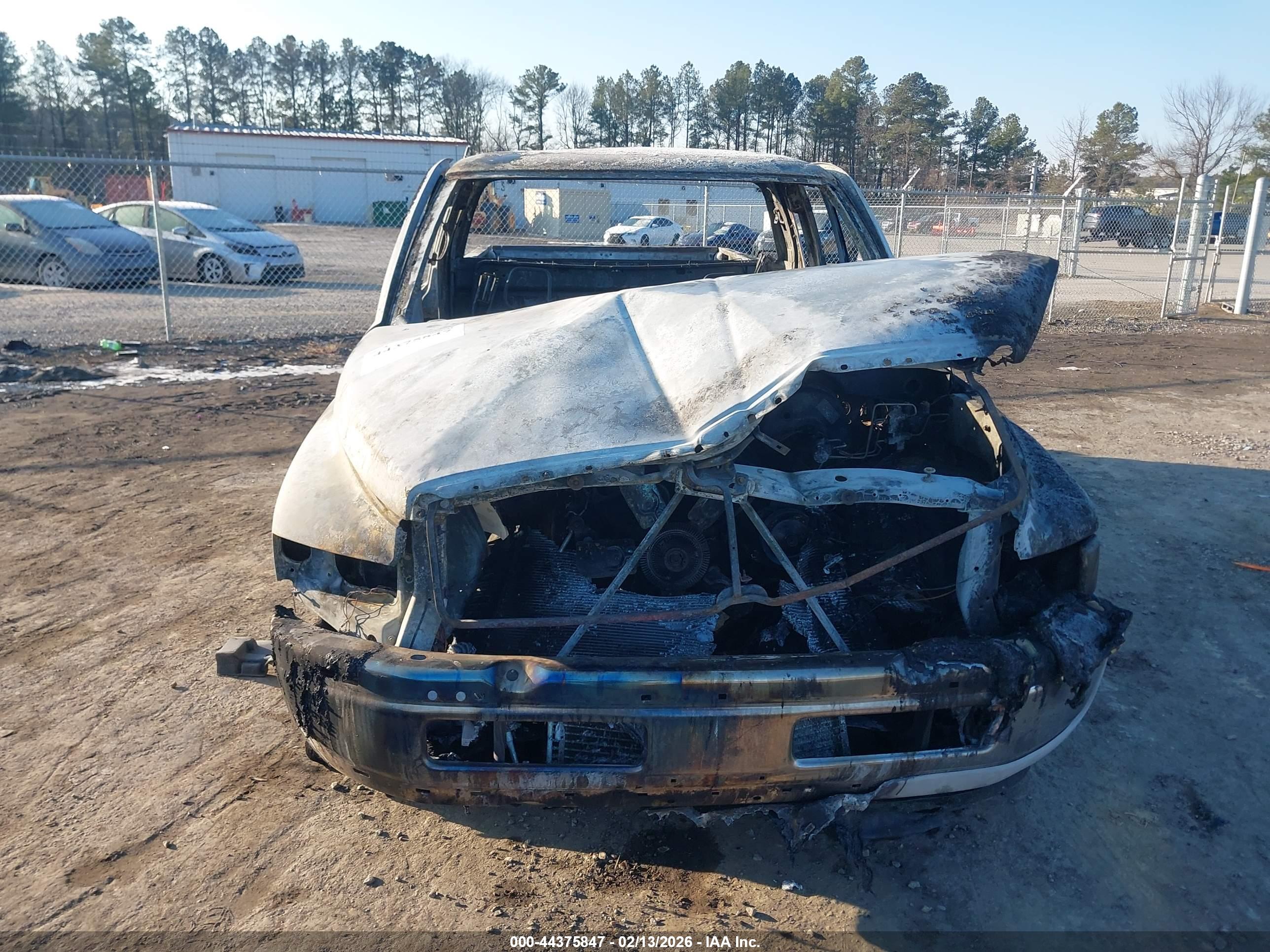 DODGE RAM image 6