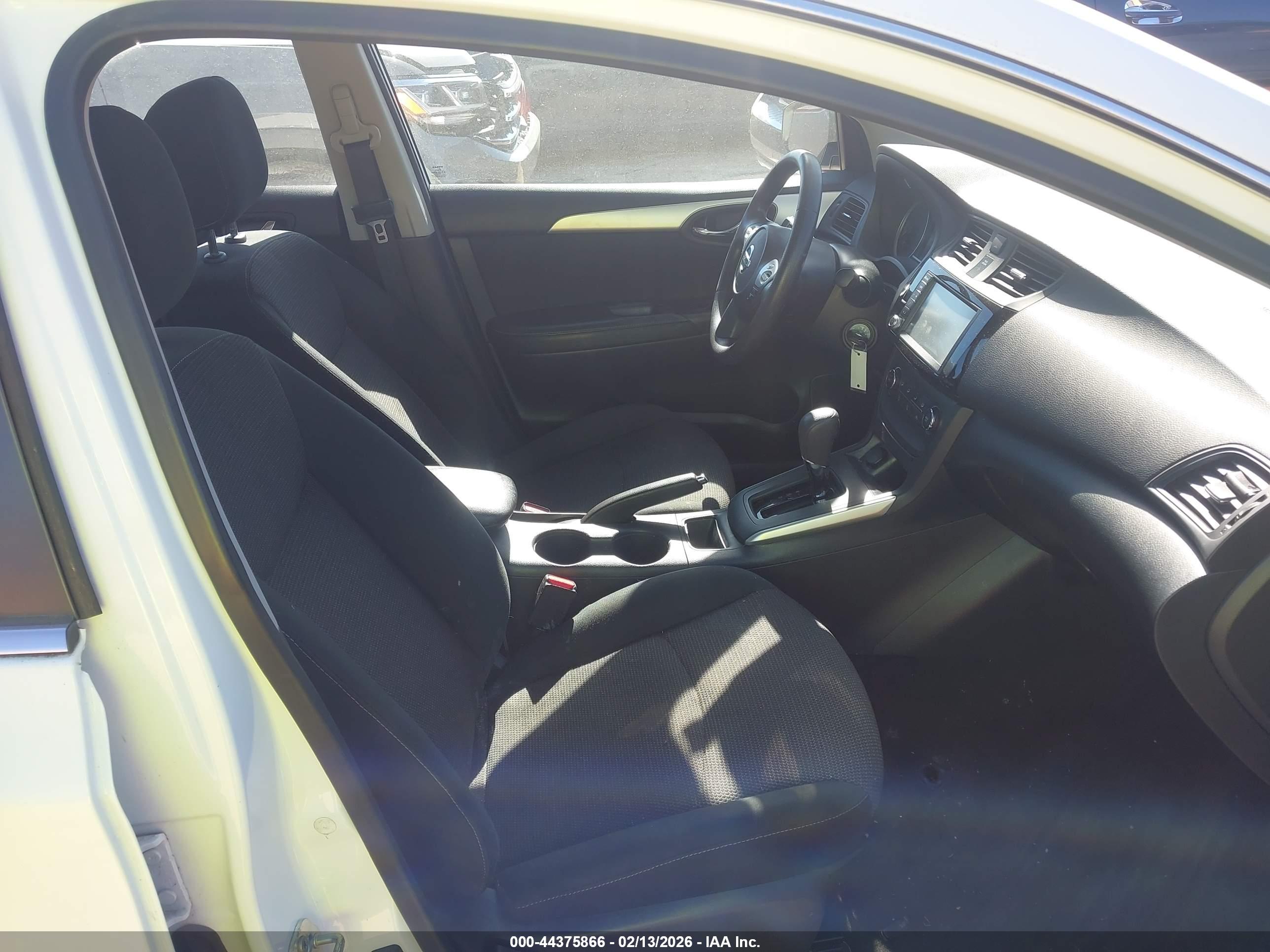 NISSAN SENTRA image 5