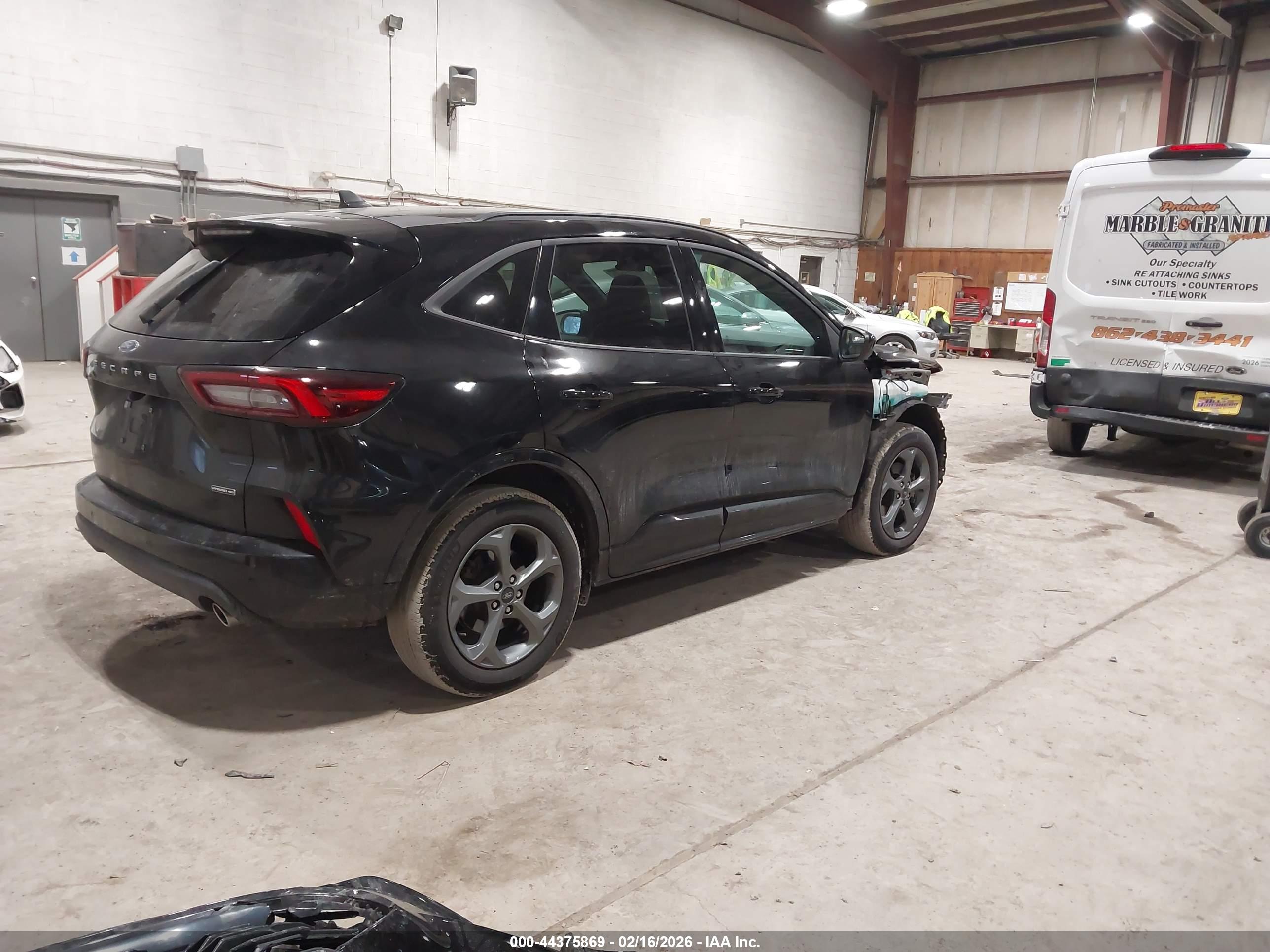 FORD ESCAPE image 4