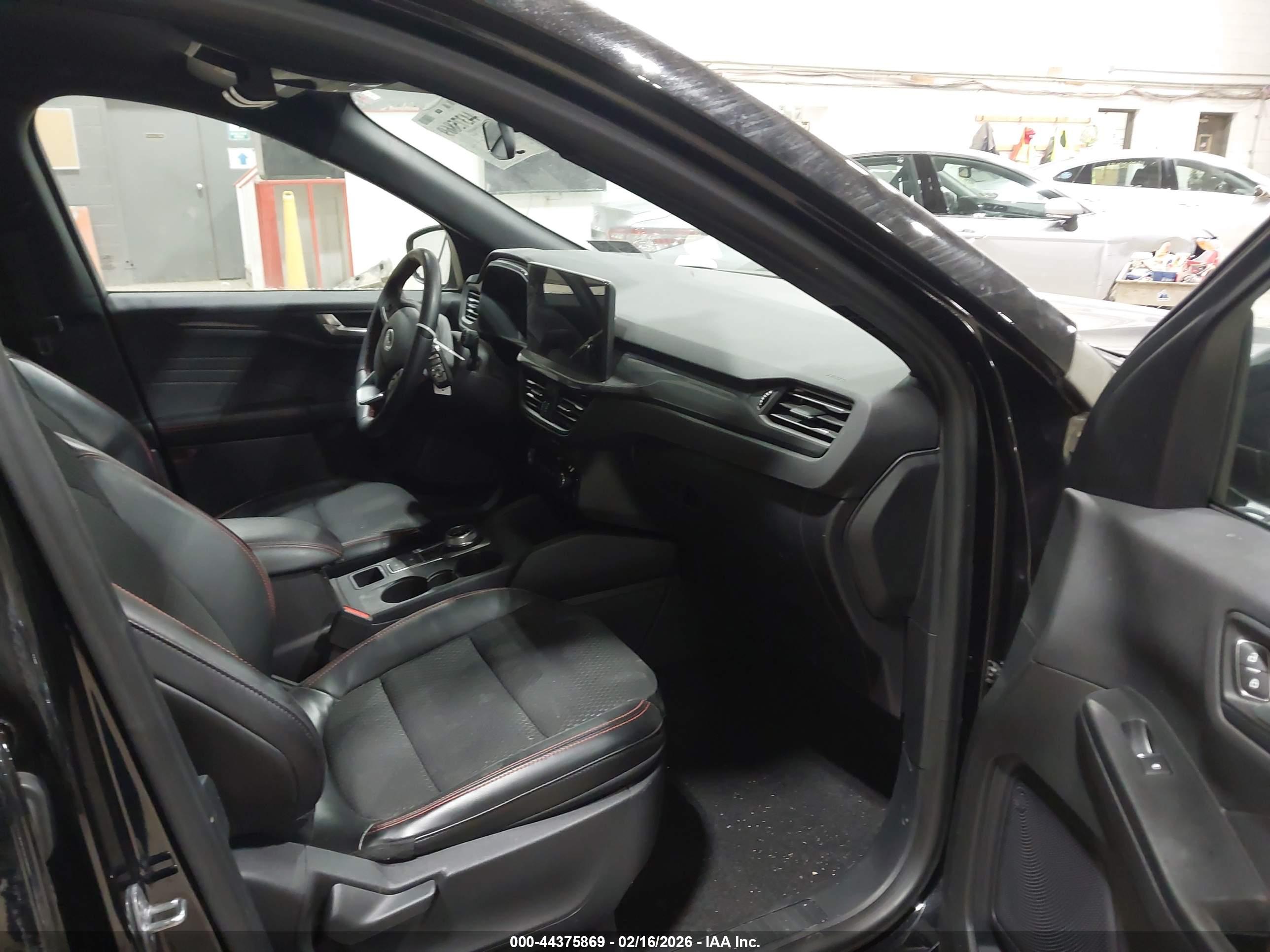 FORD ESCAPE image 5