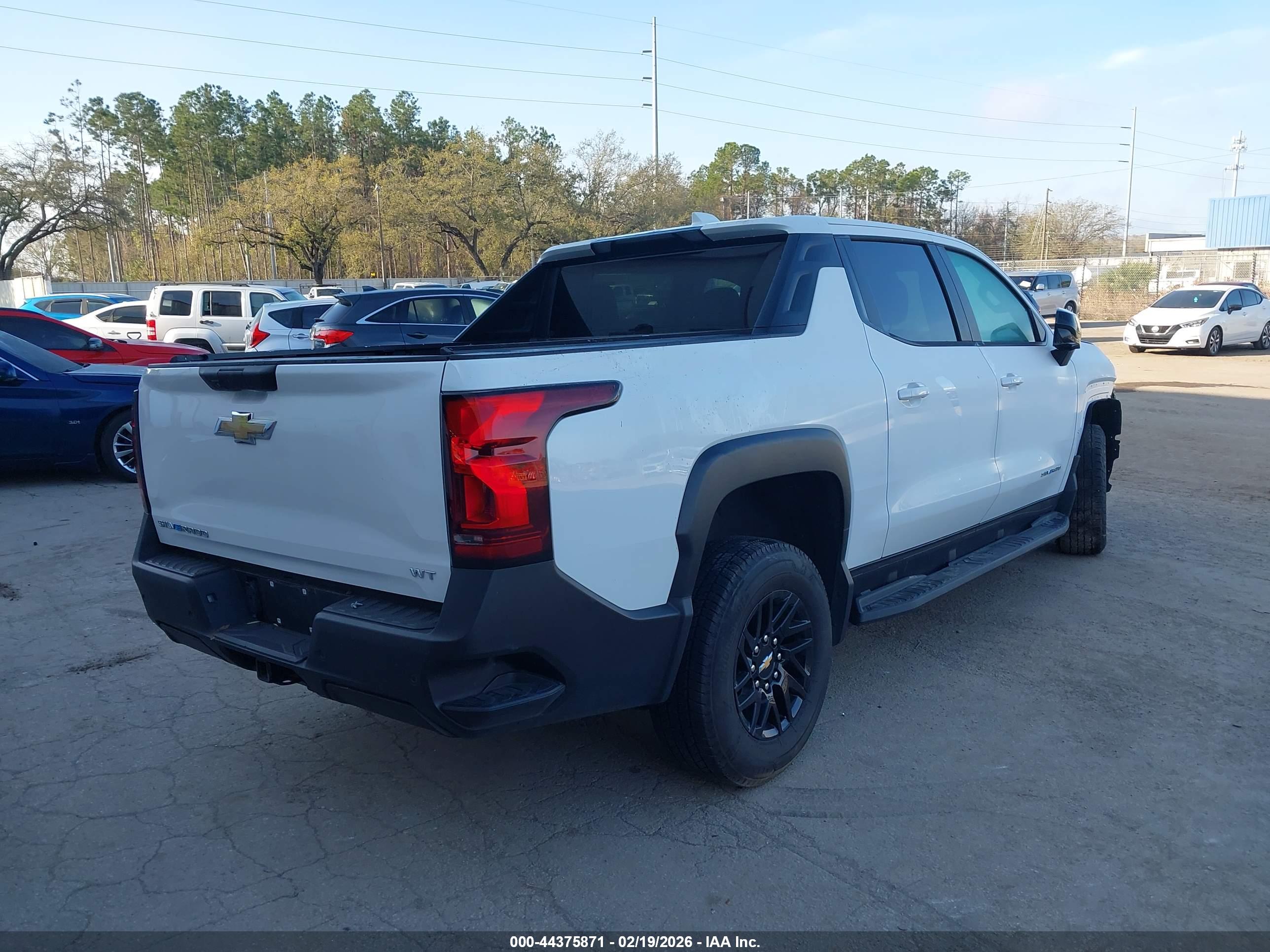 CHEVROLET SILVERADO image 4