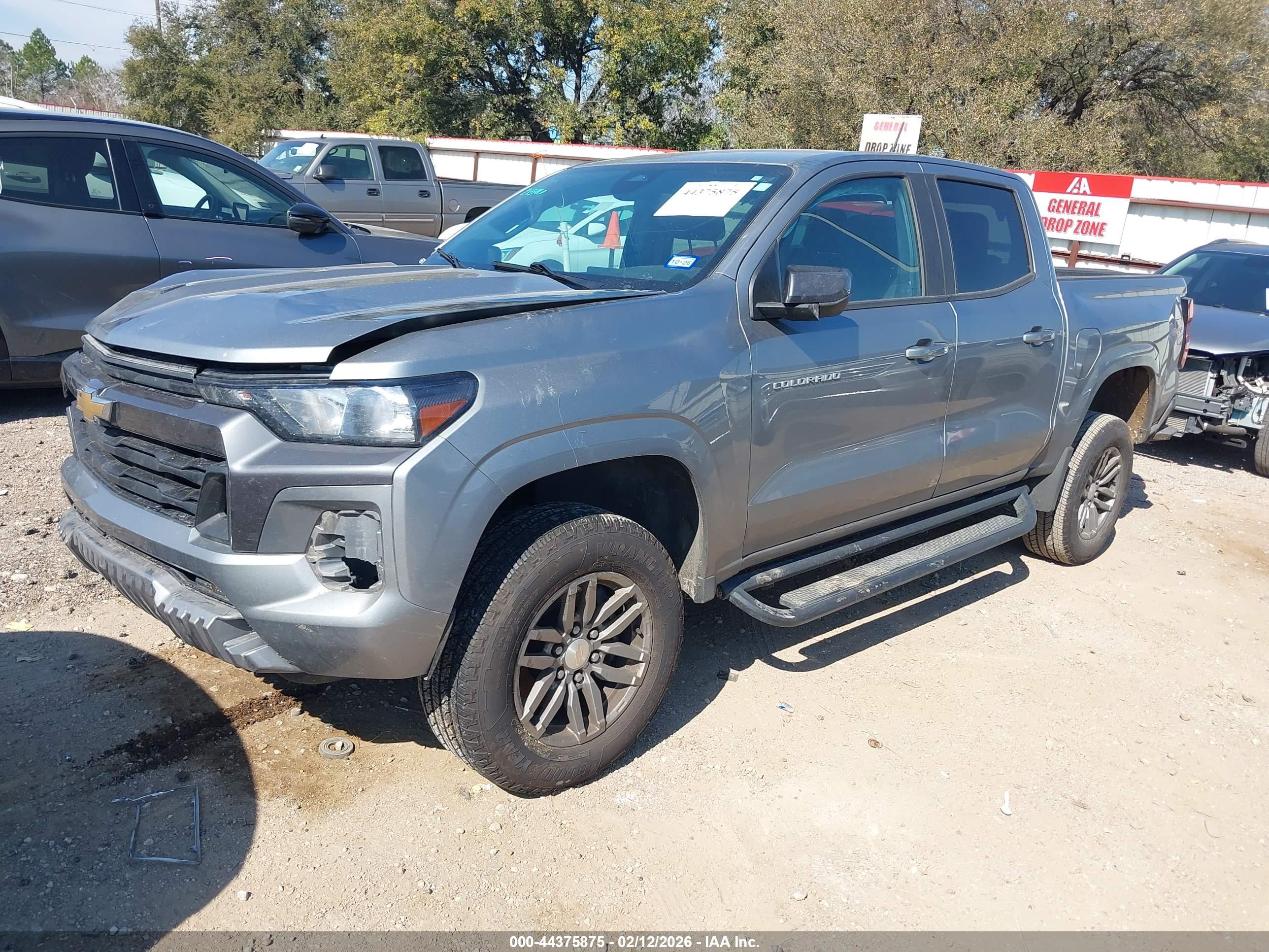 CHEVROLET COLORADO image 2