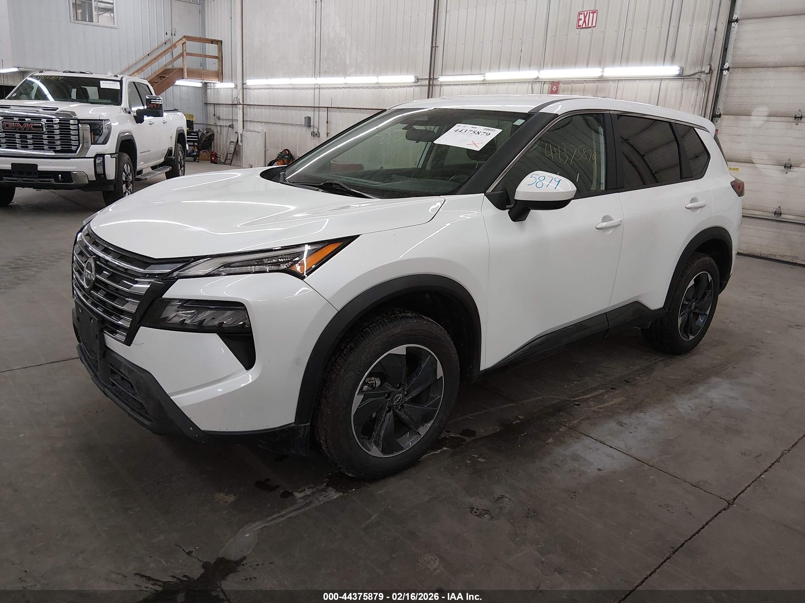 NISSAN ROGUE image 2
