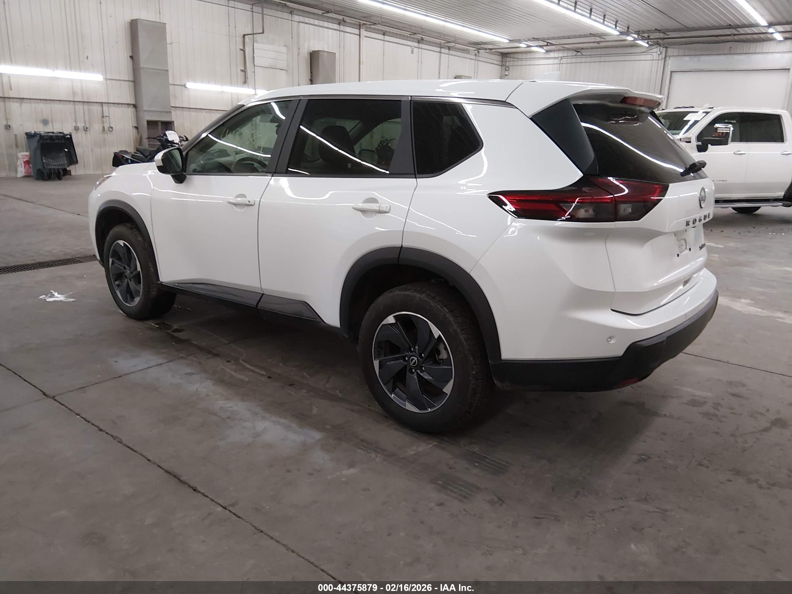 NISSAN ROGUE image 3