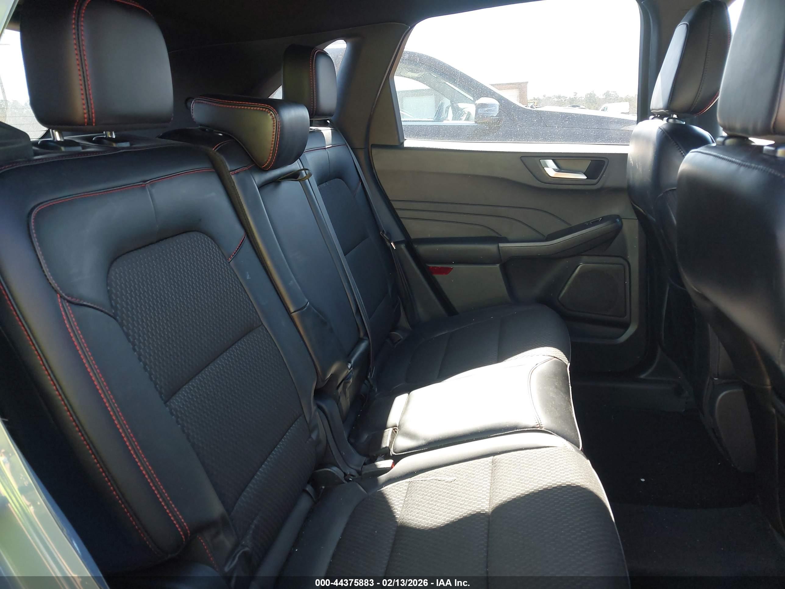 FORD ESCAPE image 8