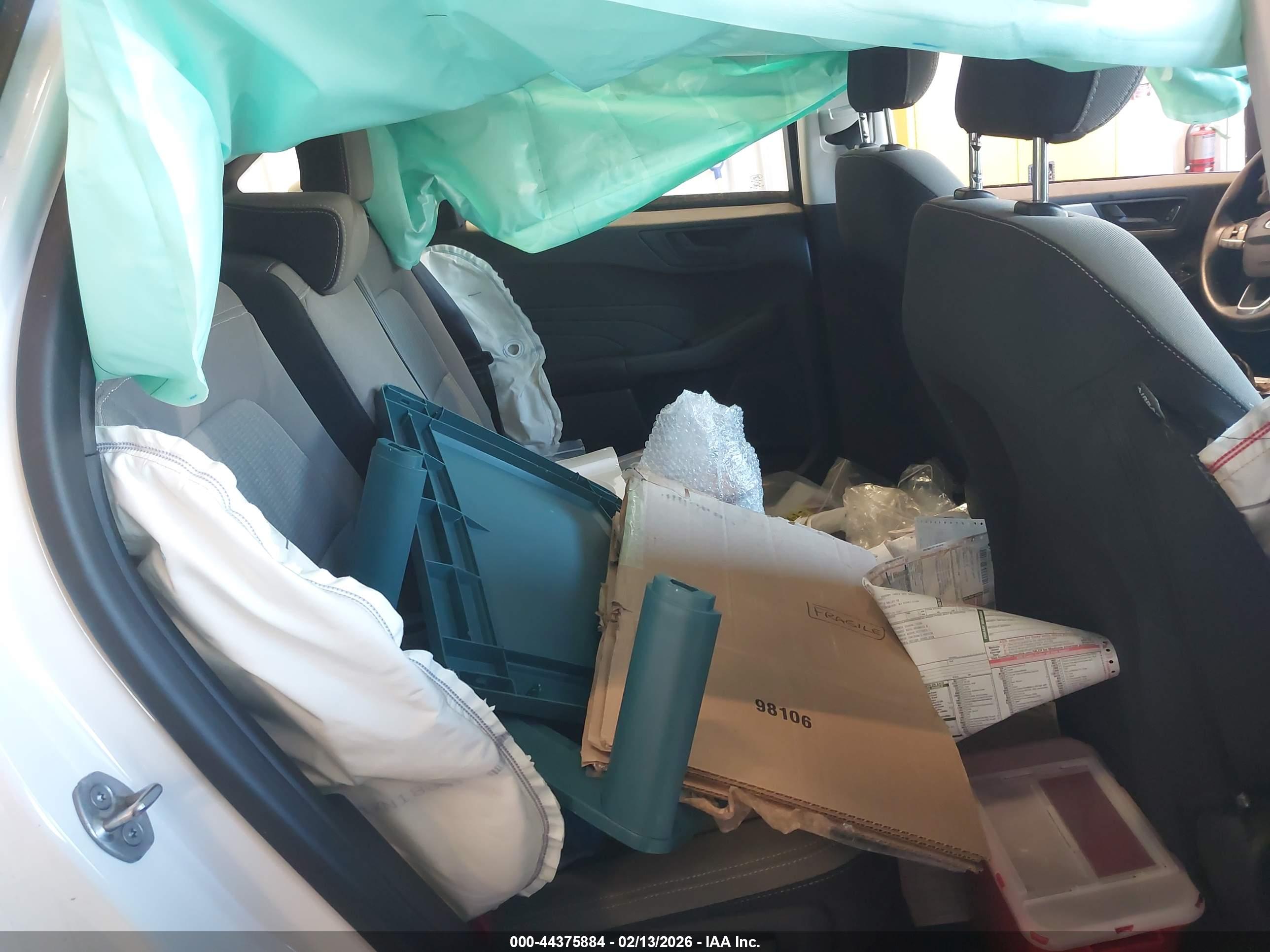 FORD ESCAPE image 8