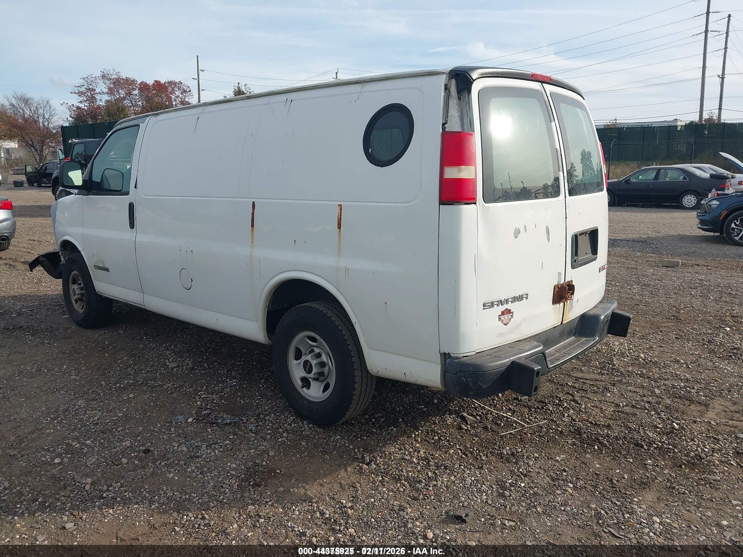GMC SAVANA image 3