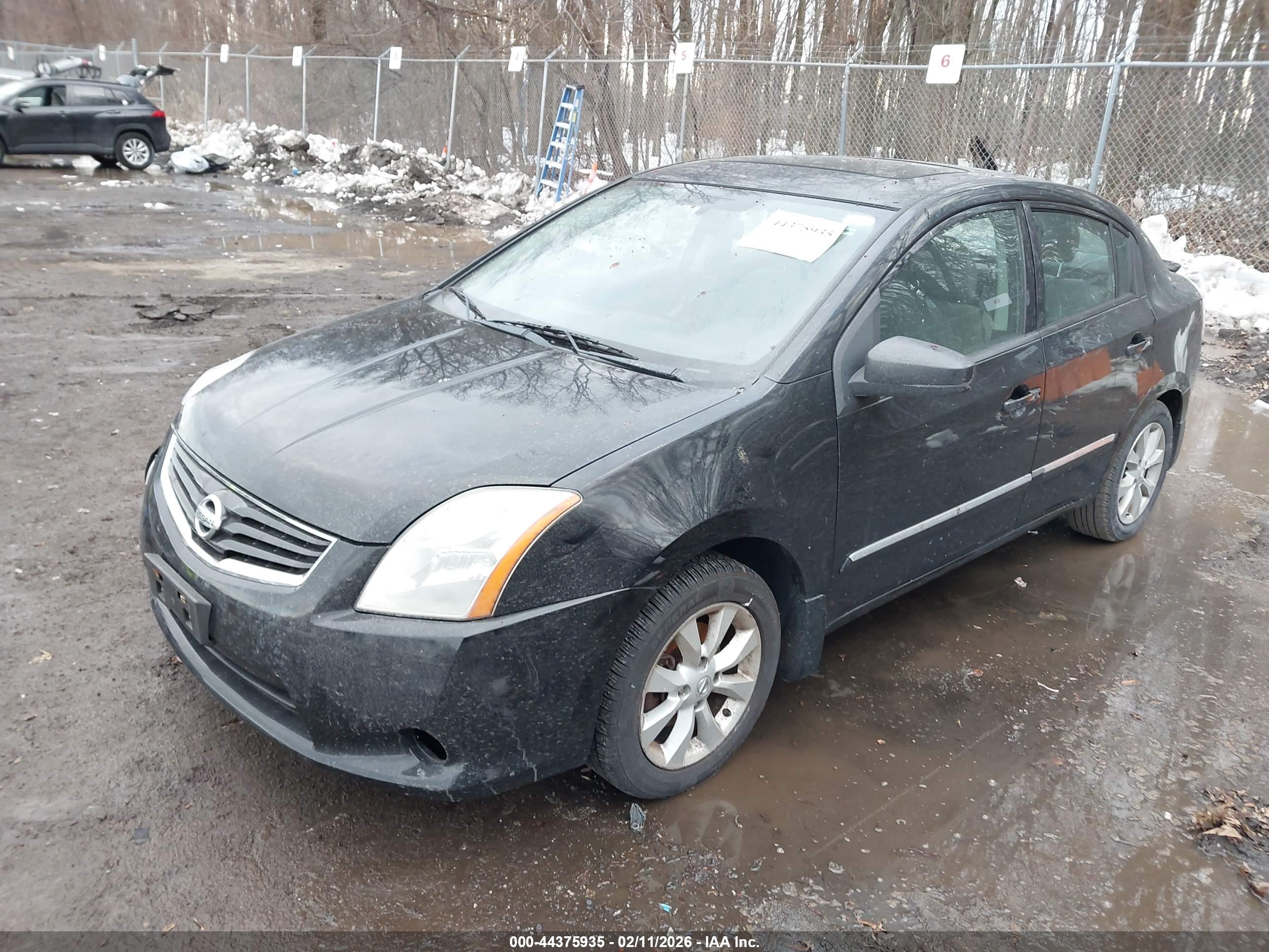 NISSAN SENTRA image 2