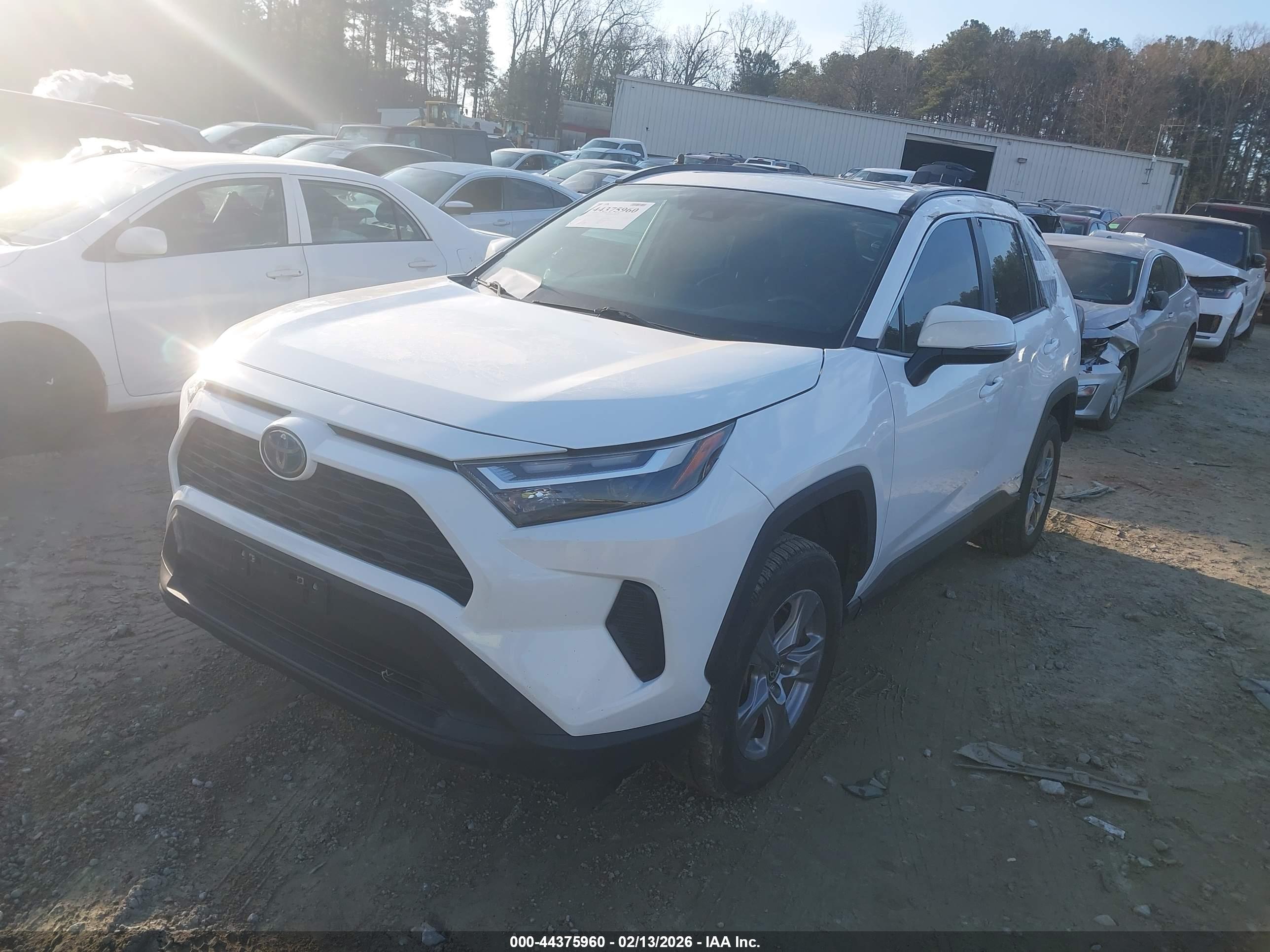 TOYOTA RAV4 image 2