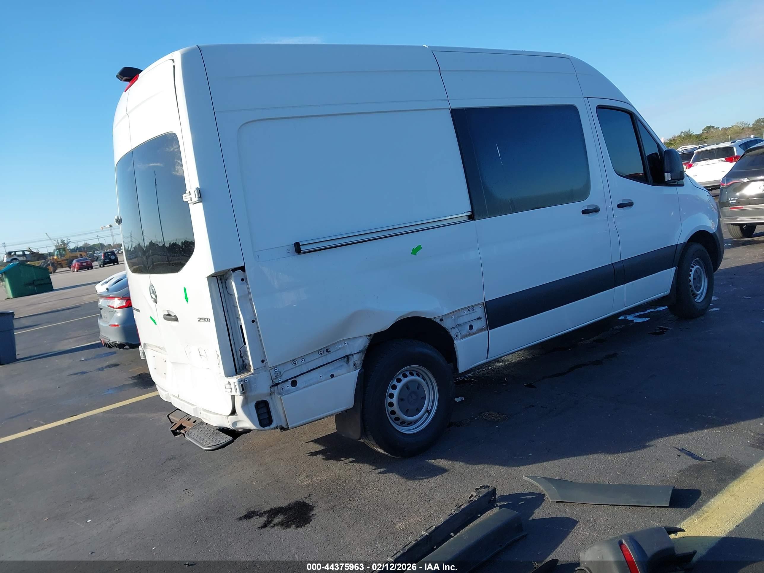 MERCEDES-BENZ SPRINTER image 4