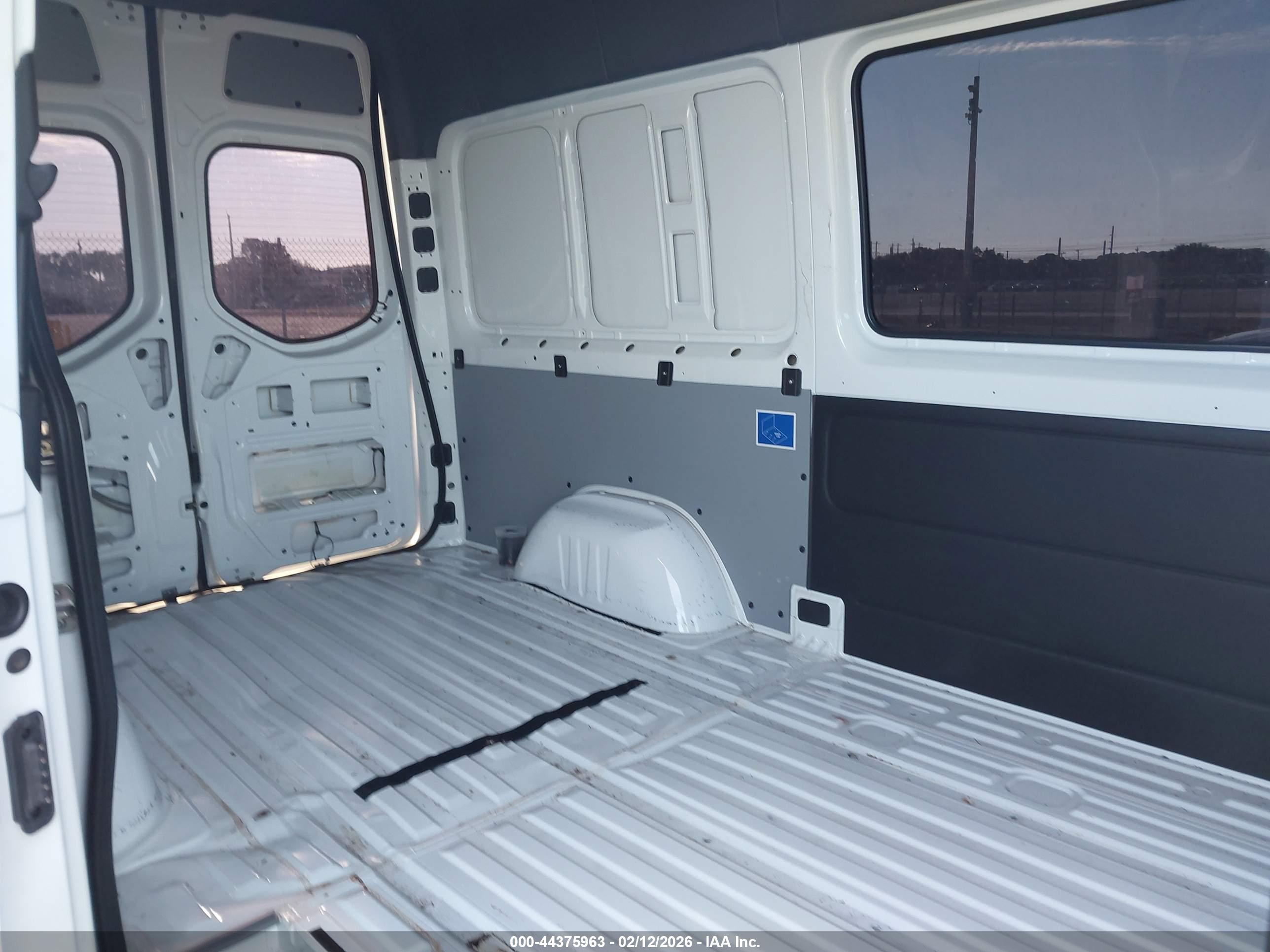 MERCEDES-BENZ SPRINTER image 8
