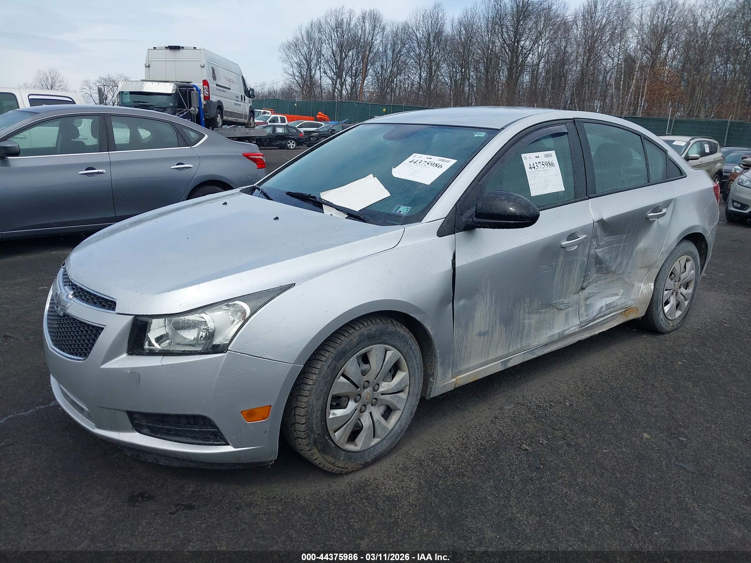 CHEVROLET CRUZE image 2