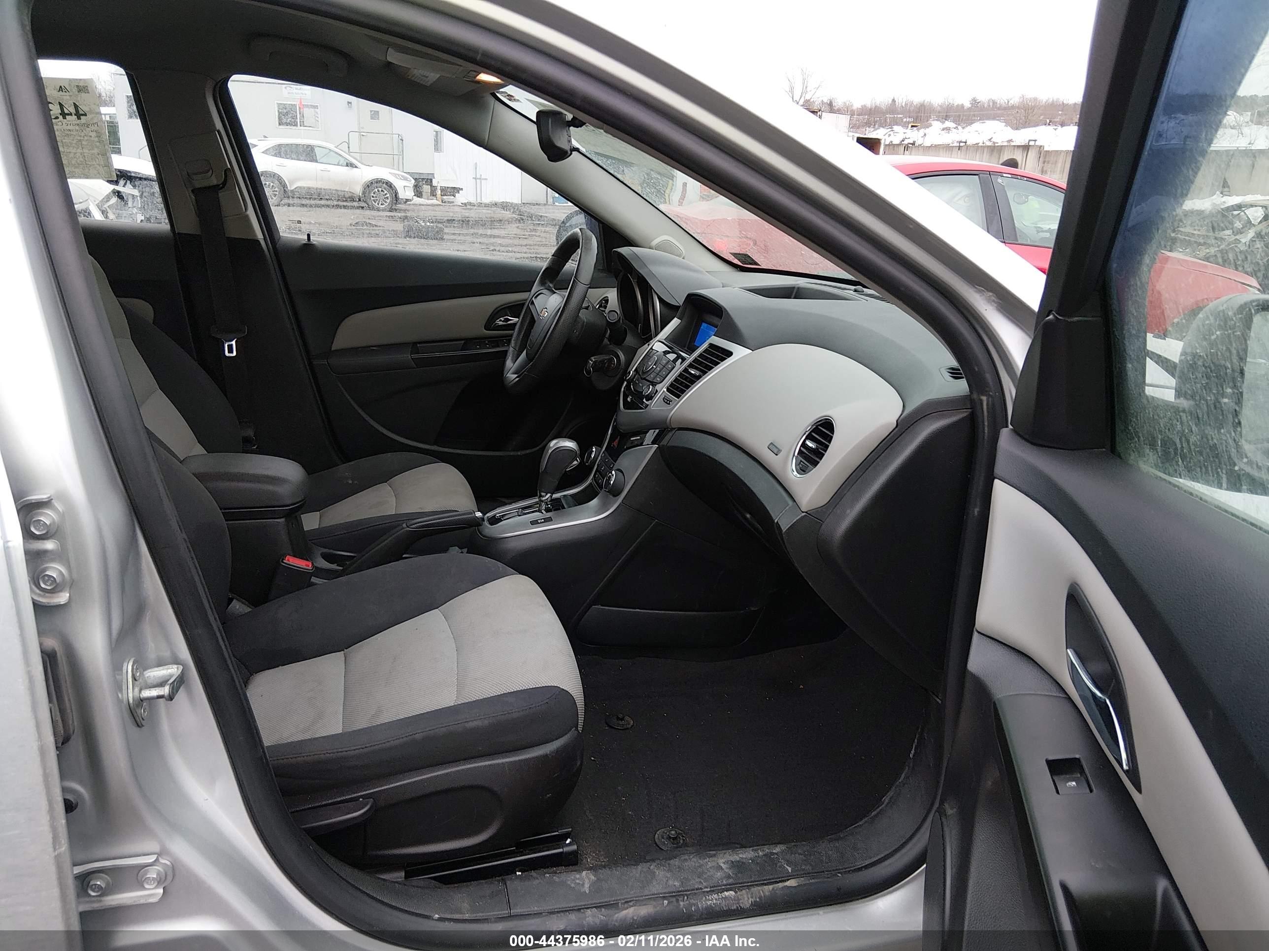 CHEVROLET CRUZE image 5
