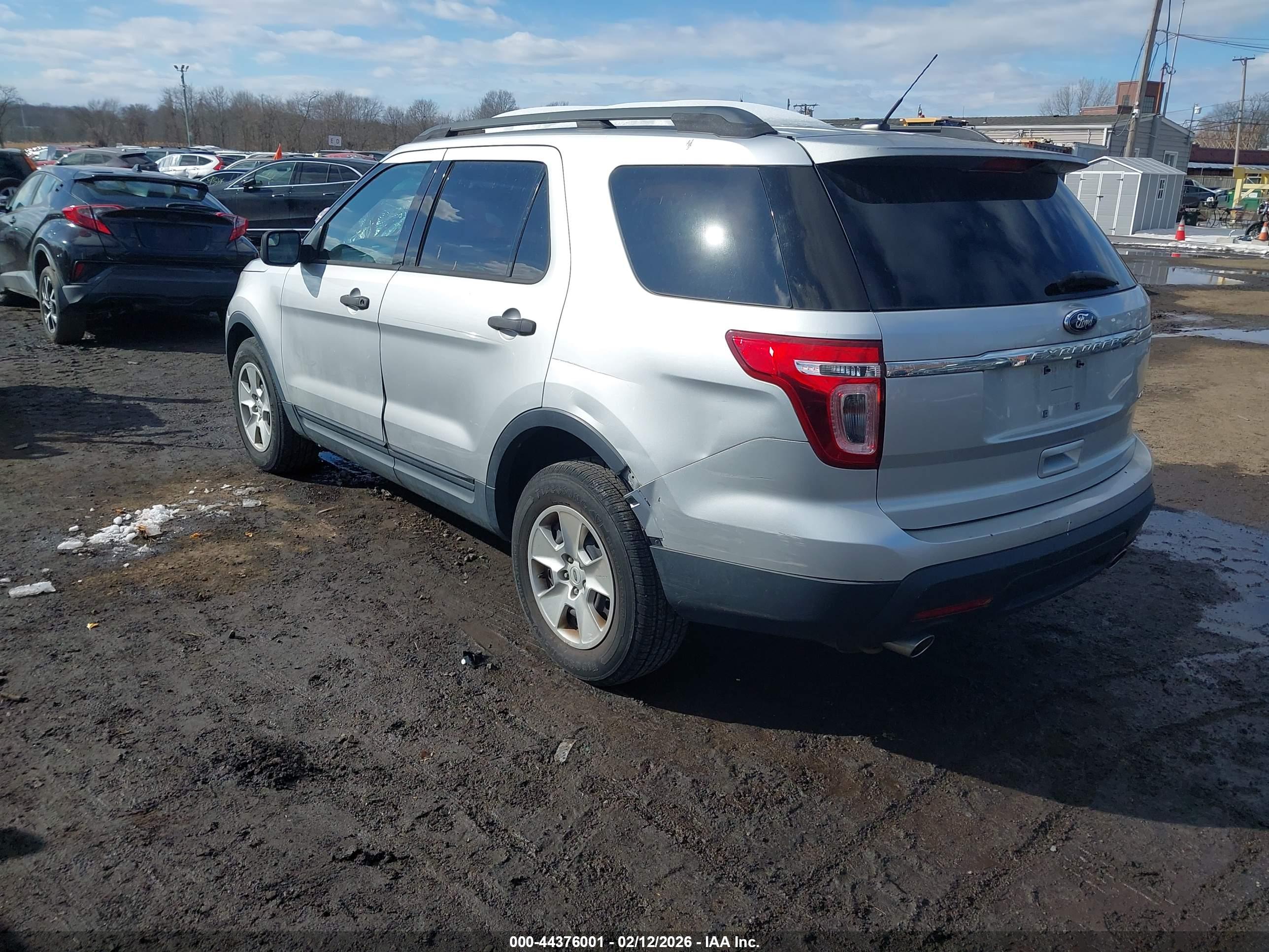 FORD EXPLORER image 3