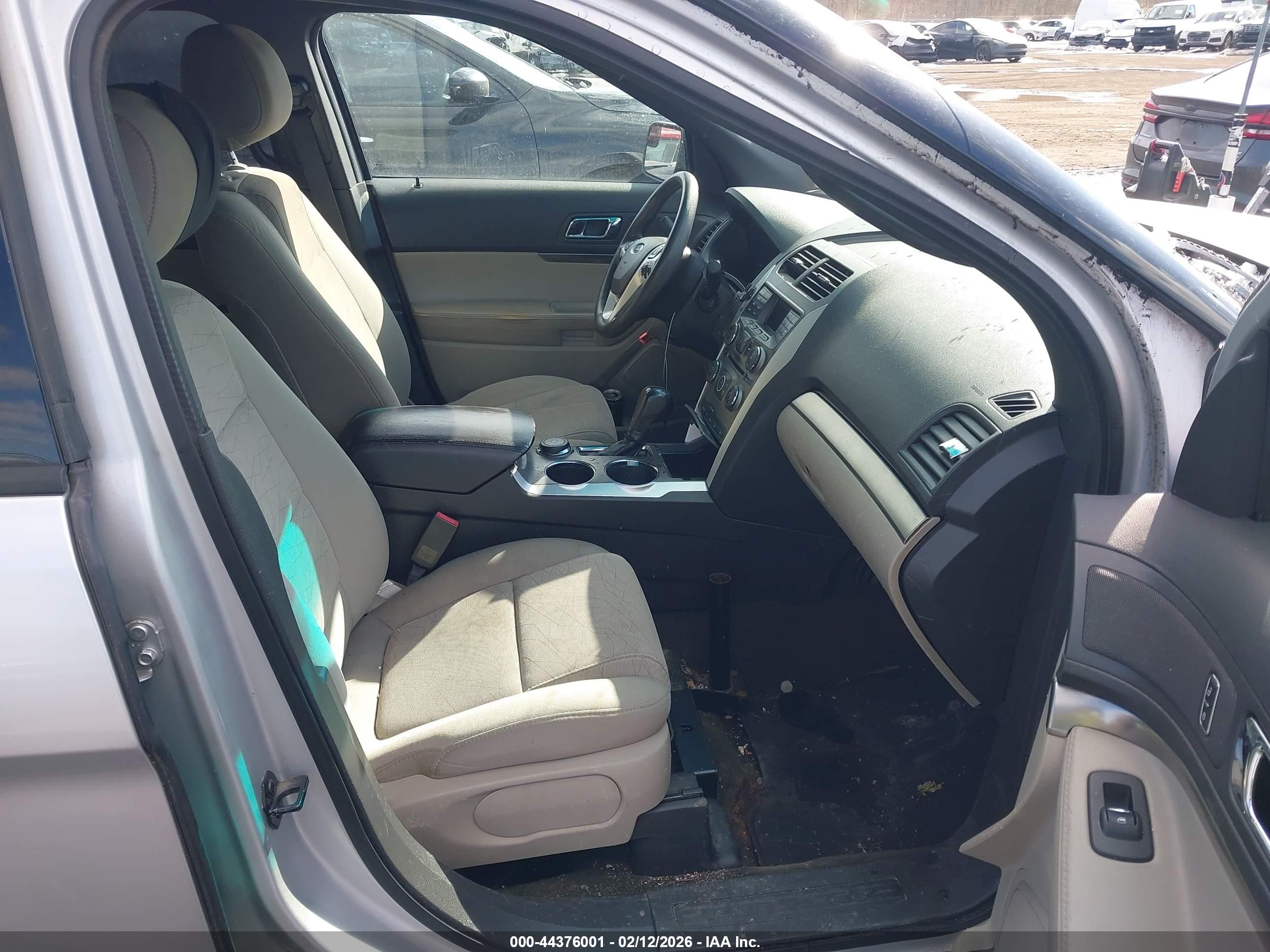 FORD EXPLORER image 5