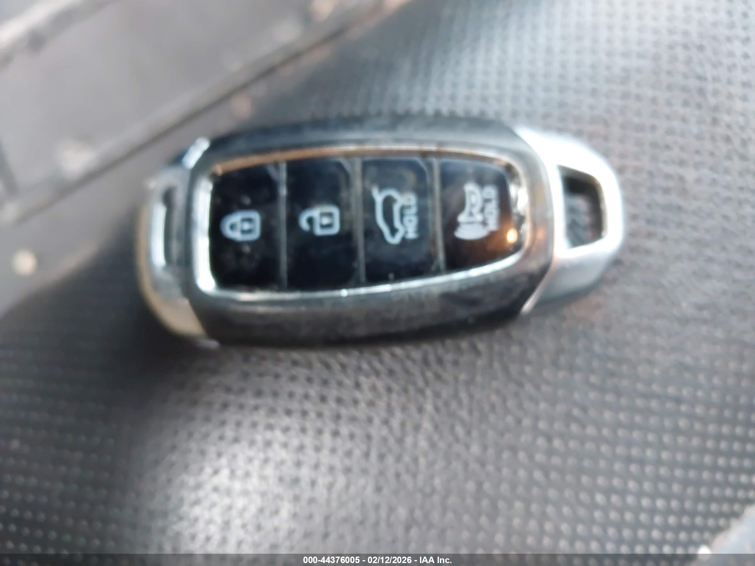 HYUNDAI ELANTRA image 11