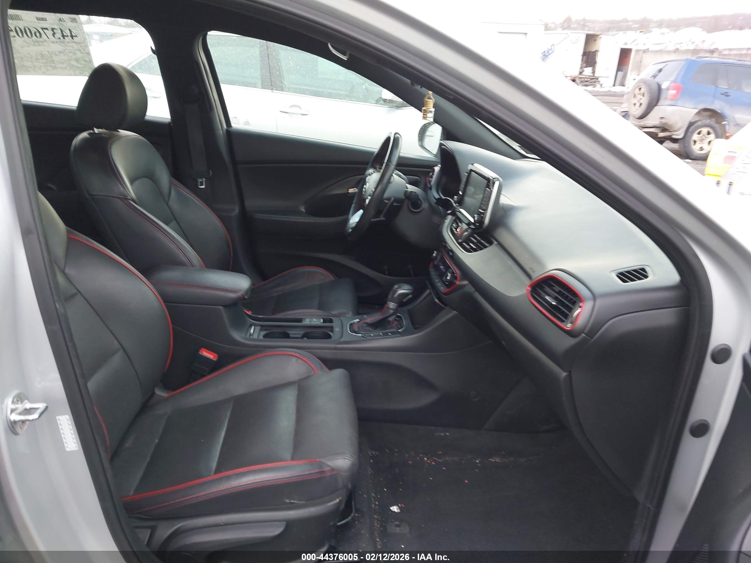 HYUNDAI ELANTRA image 5