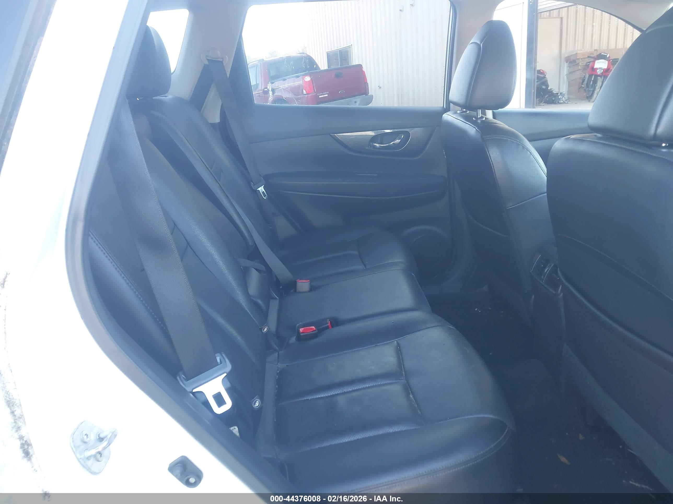 NISSAN ROGUE image 8