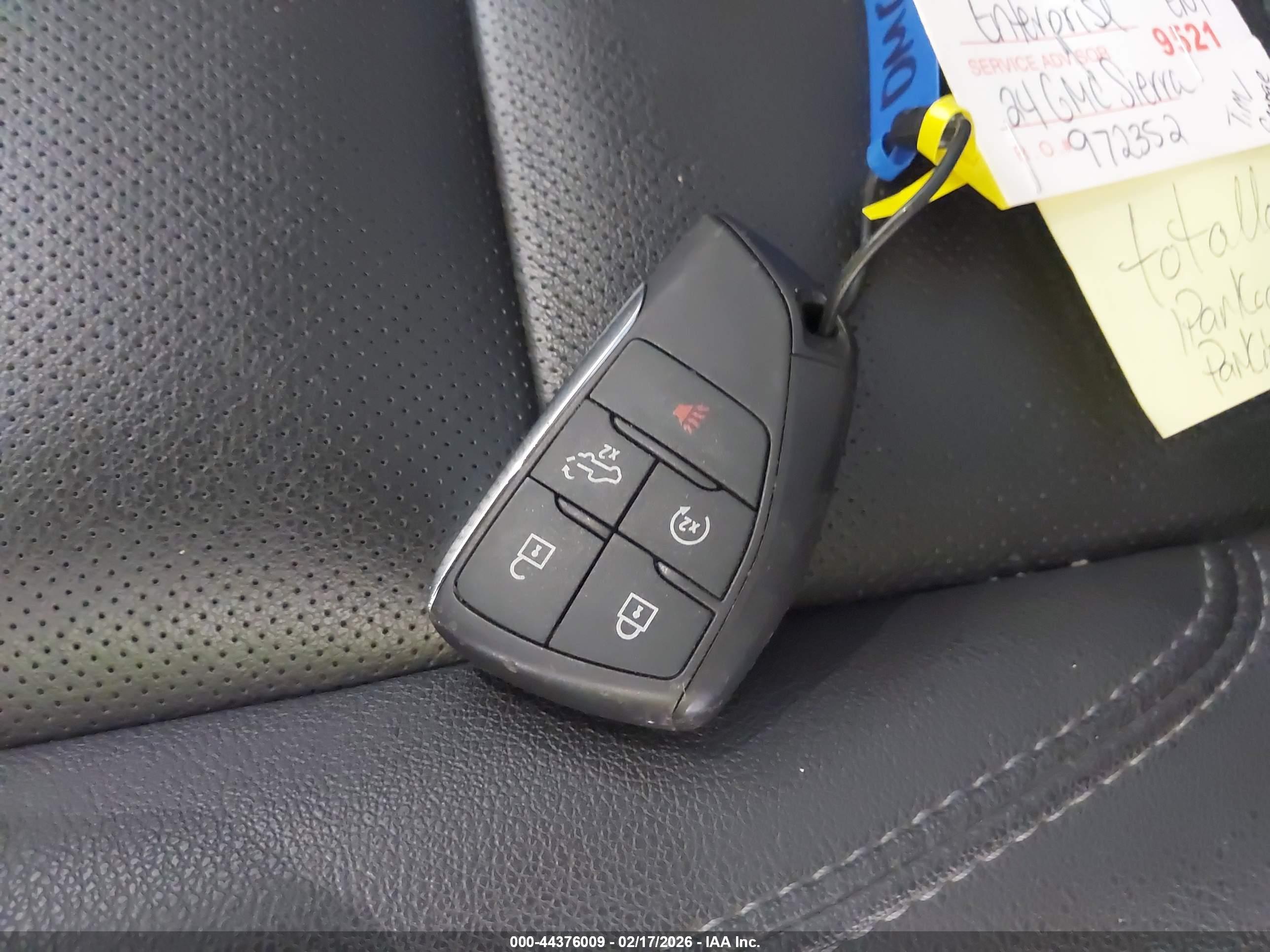 GMC SIERRA image 11