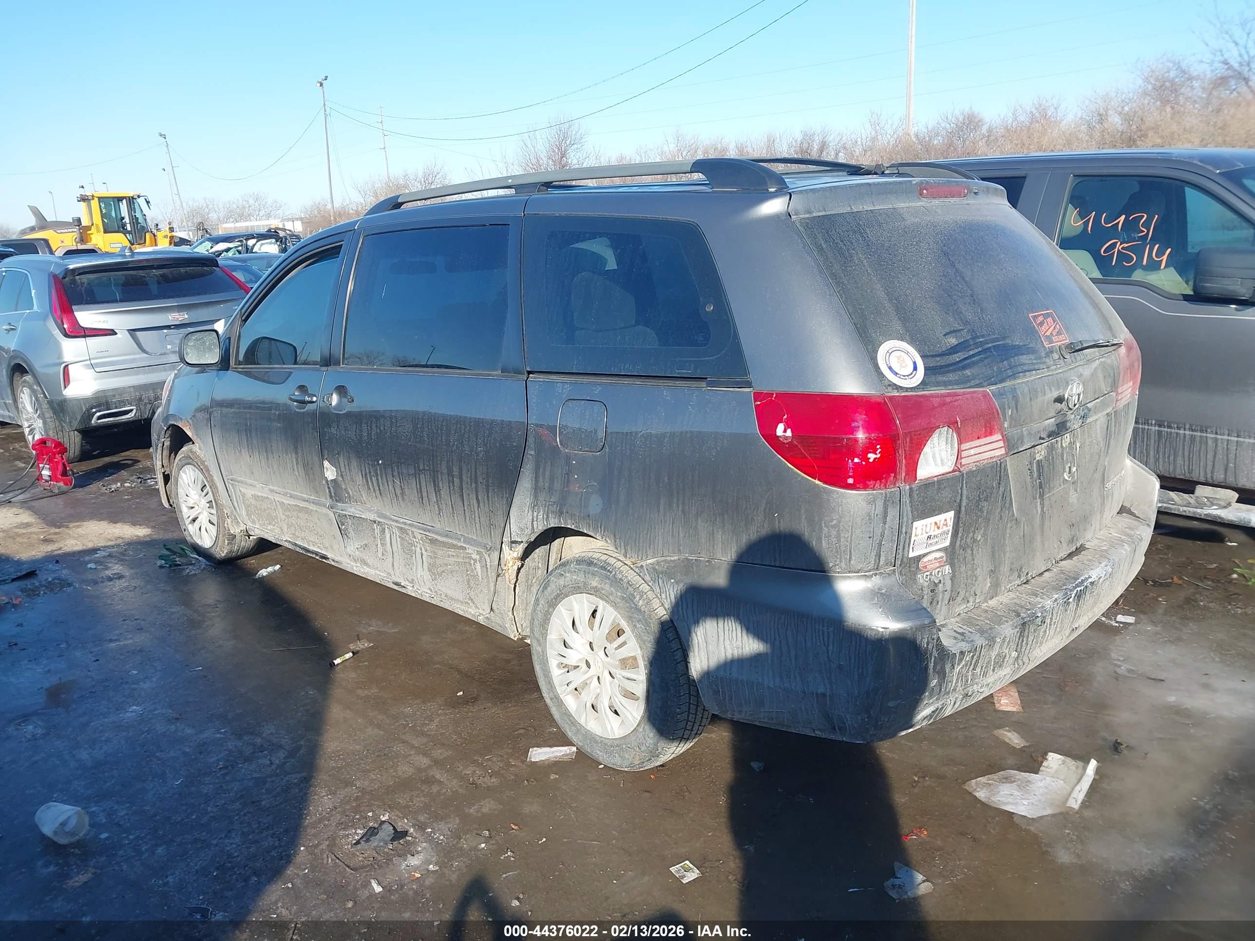 TOYOTA SIENNA image 3