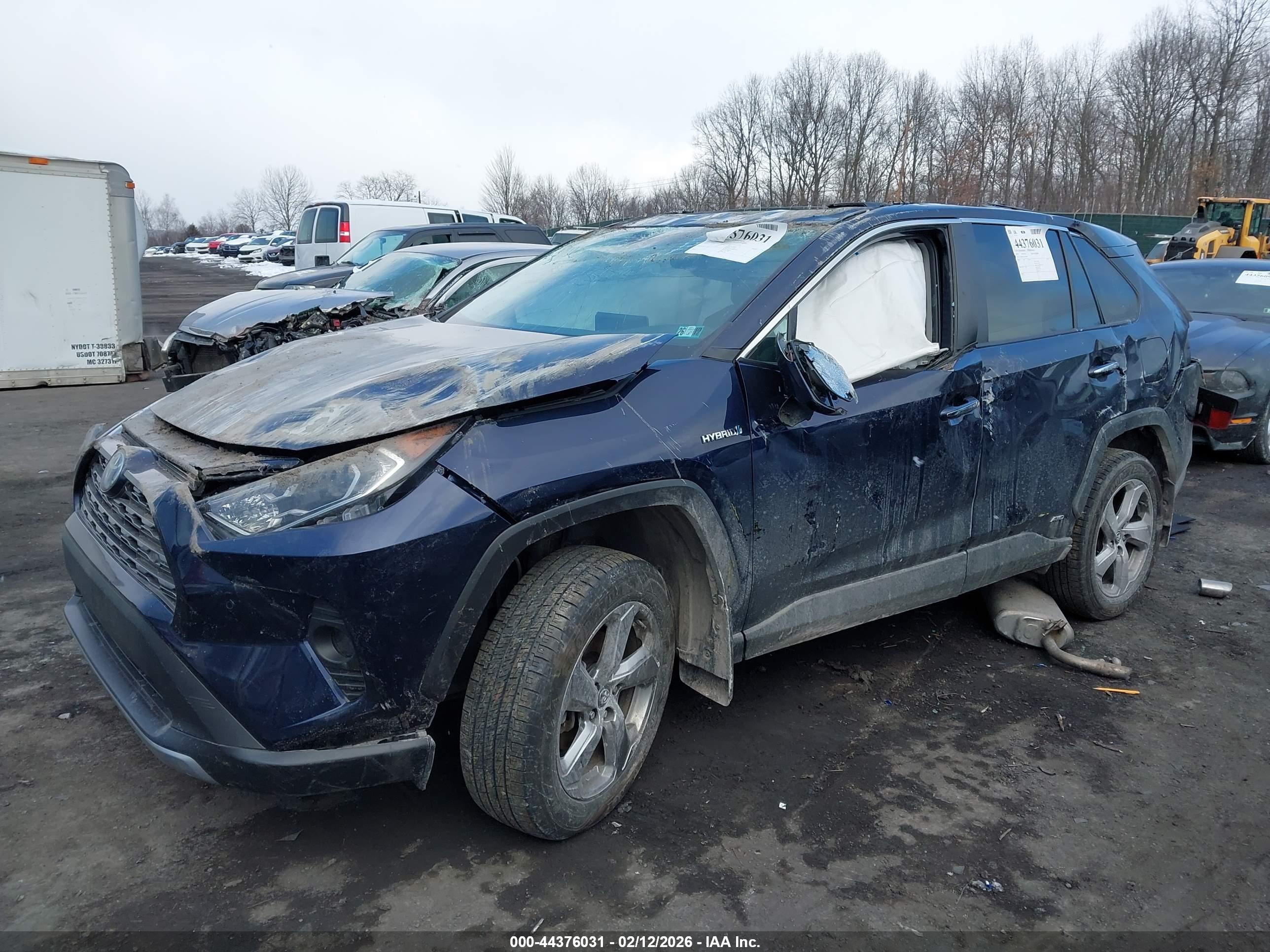 TOYOTA RAV4 image 2