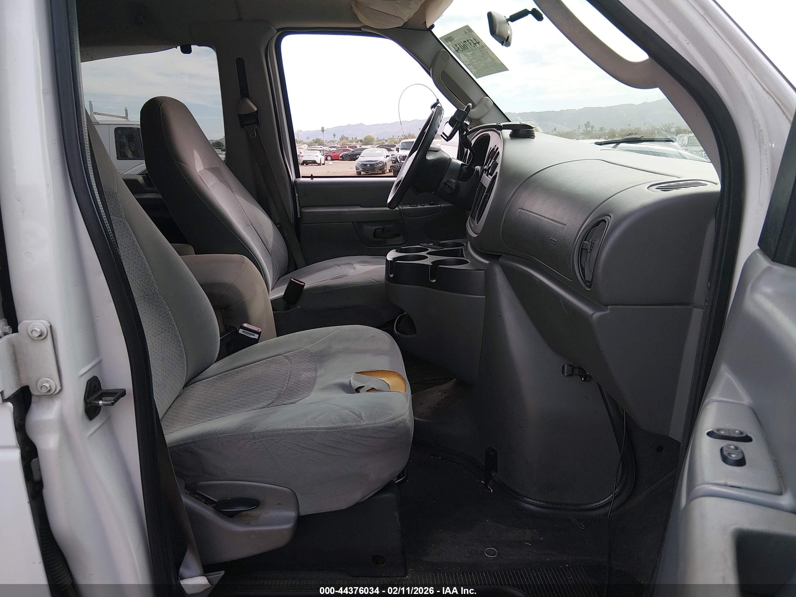FORD E-350 image 5