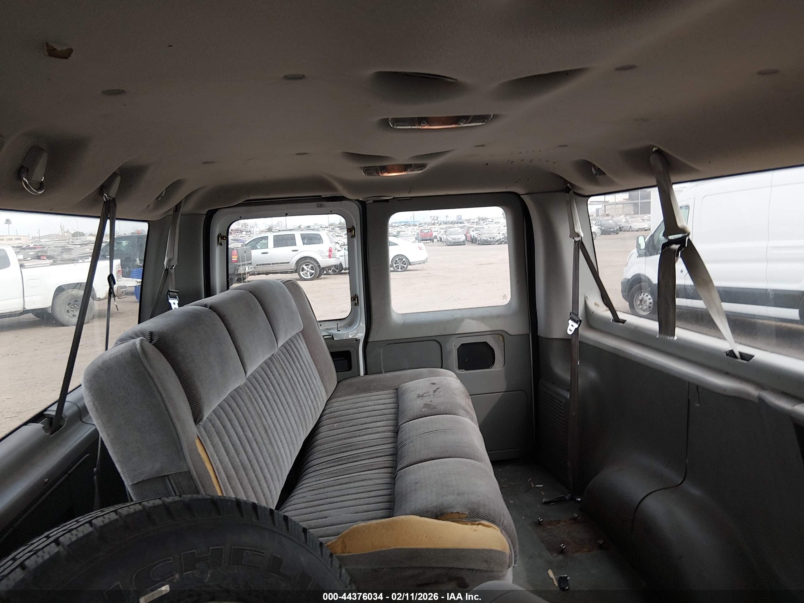 FORD E-350 image 8