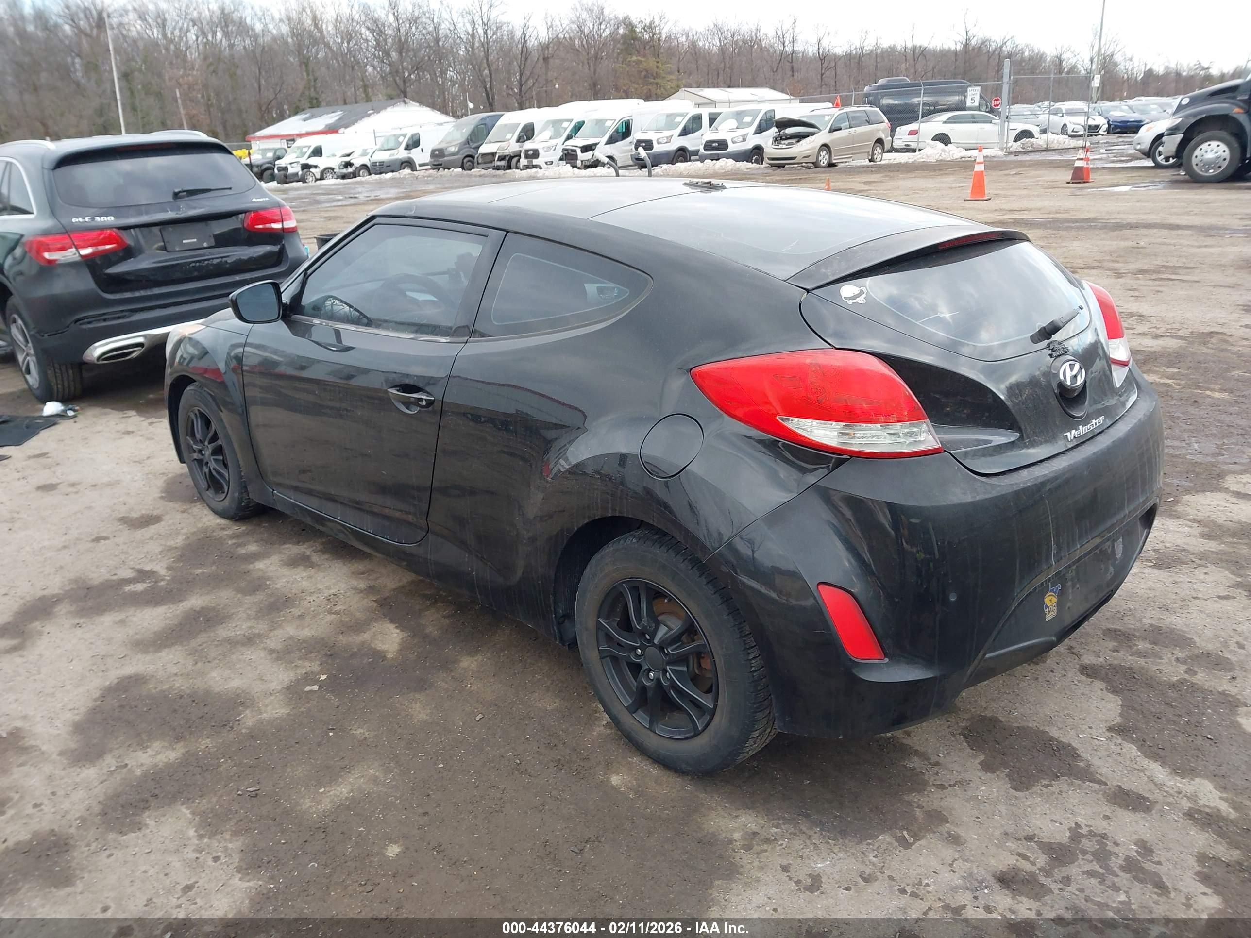HYUNDAI VELOSTER image 3