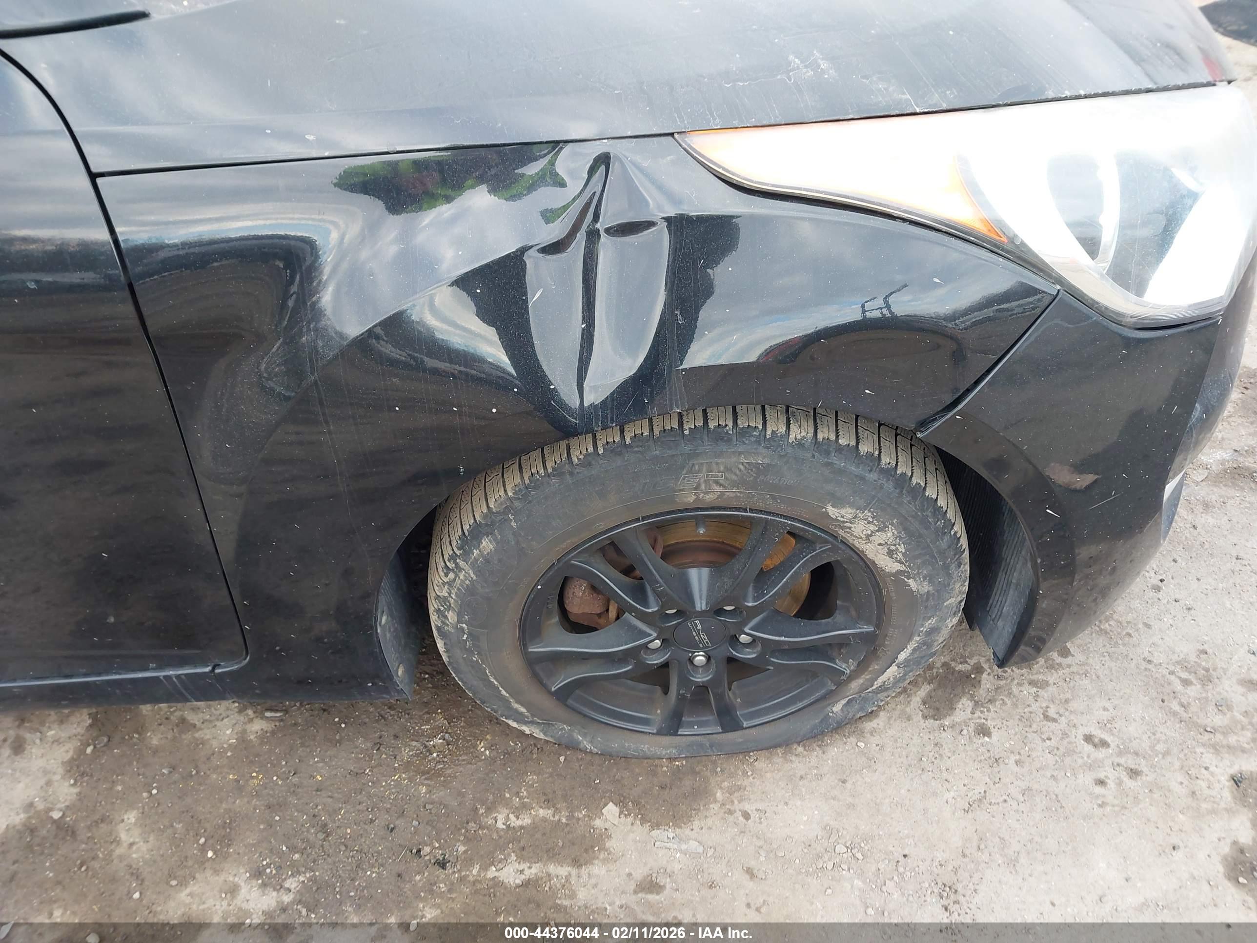 HYUNDAI VELOSTER image 6