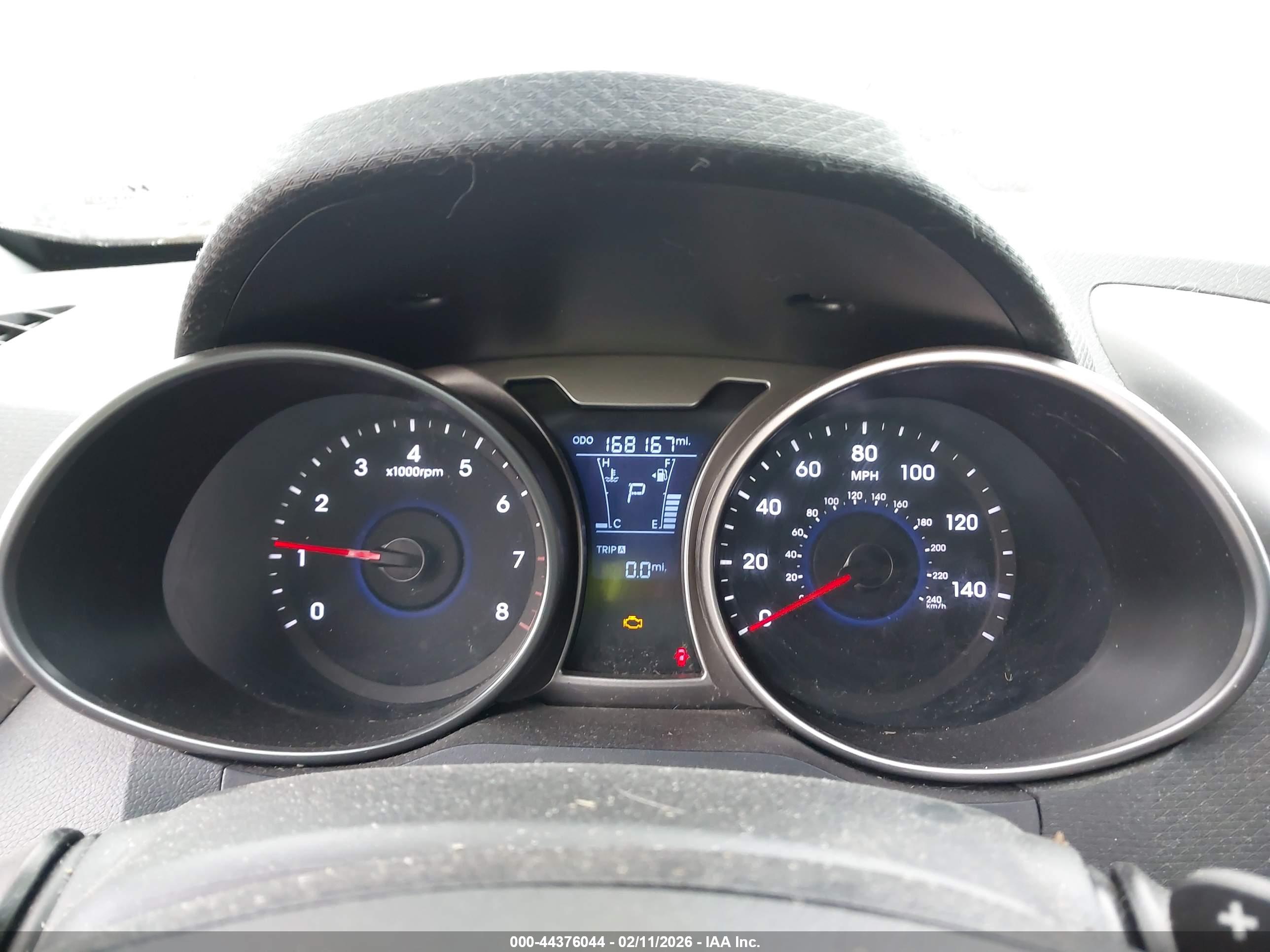 HYUNDAI VELOSTER image 7