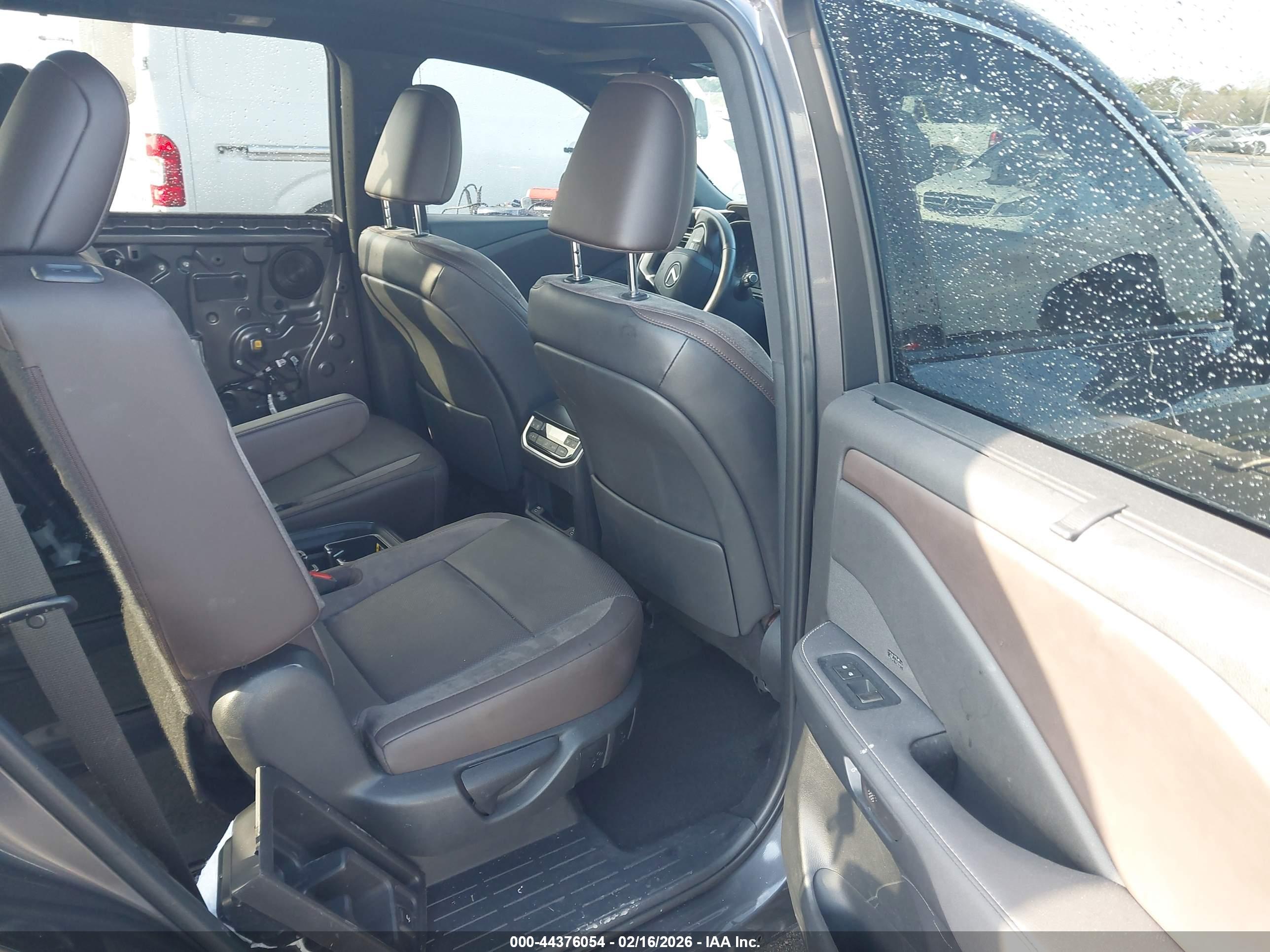 LEXUS TX image 8