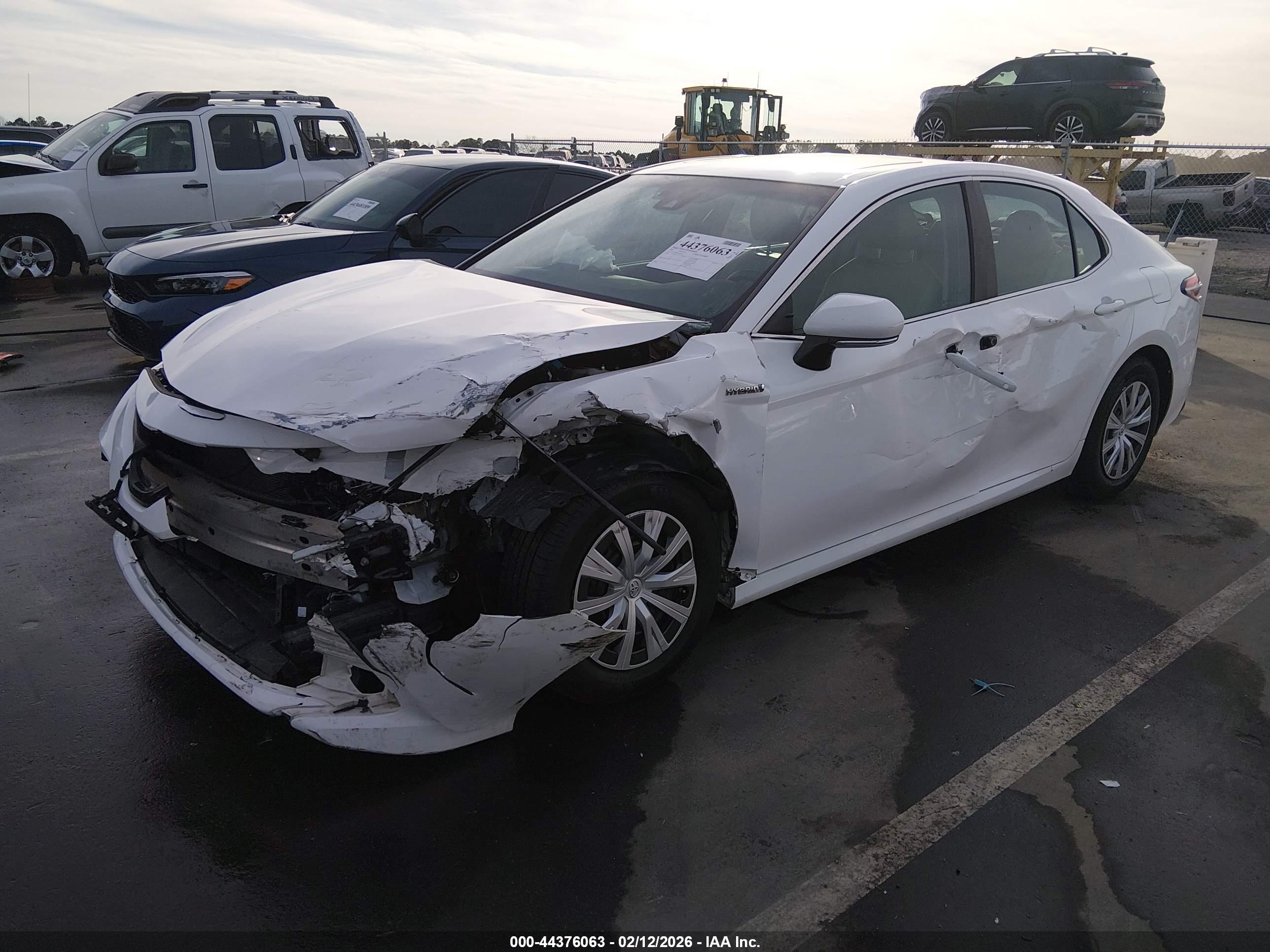 TOYOTA CAMRY image 2