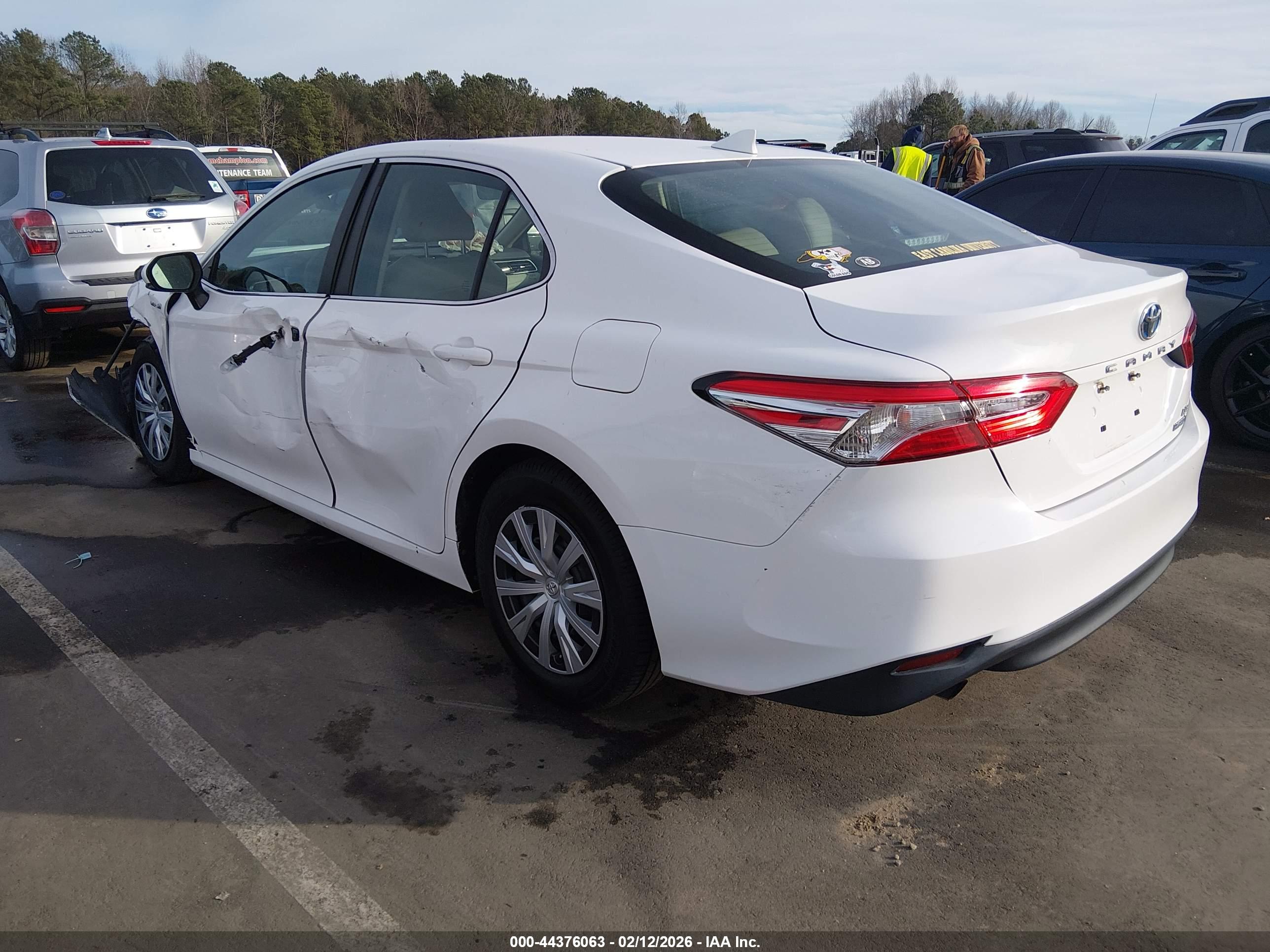 TOYOTA CAMRY image 3