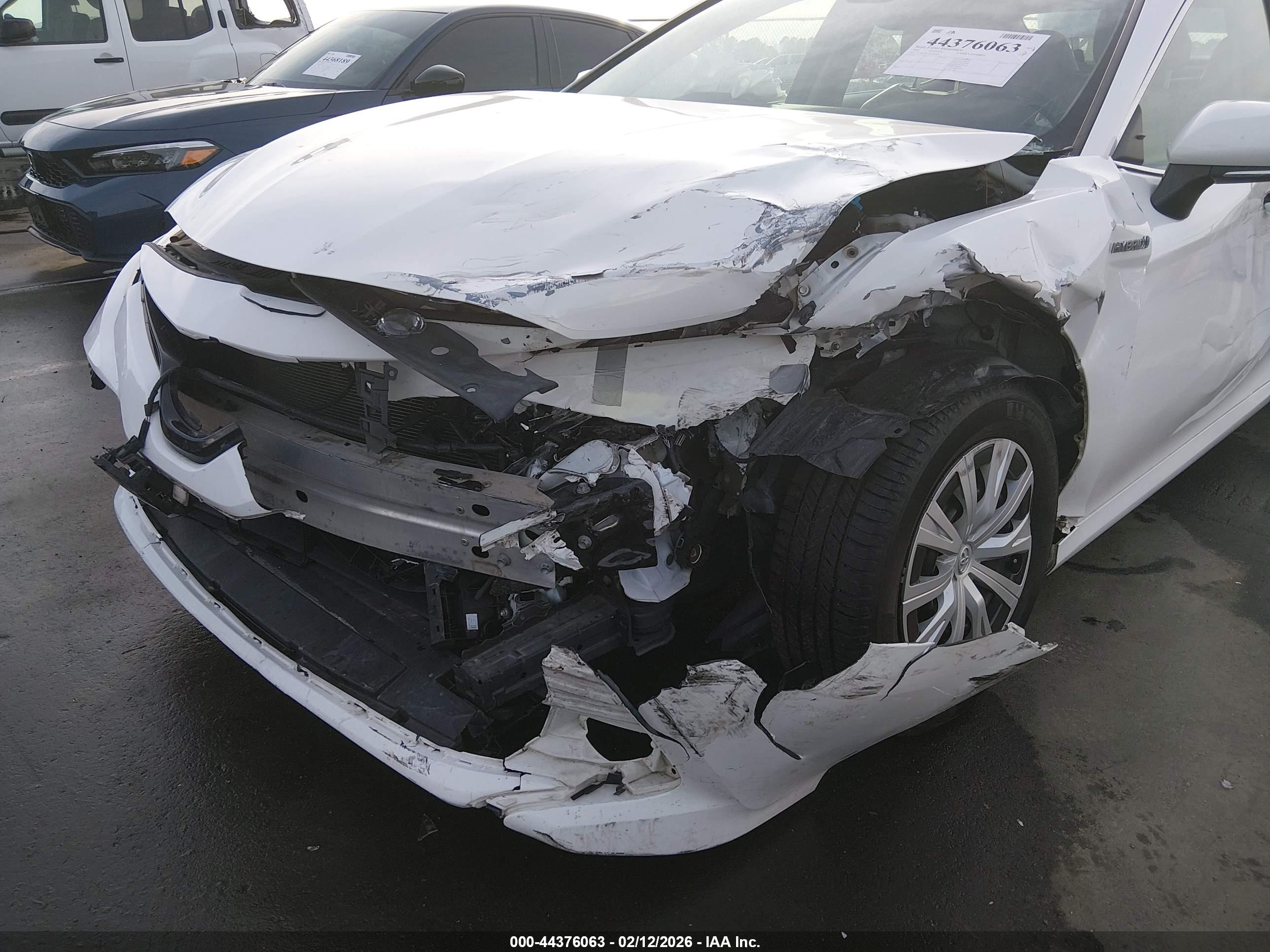 TOYOTA CAMRY image 6
