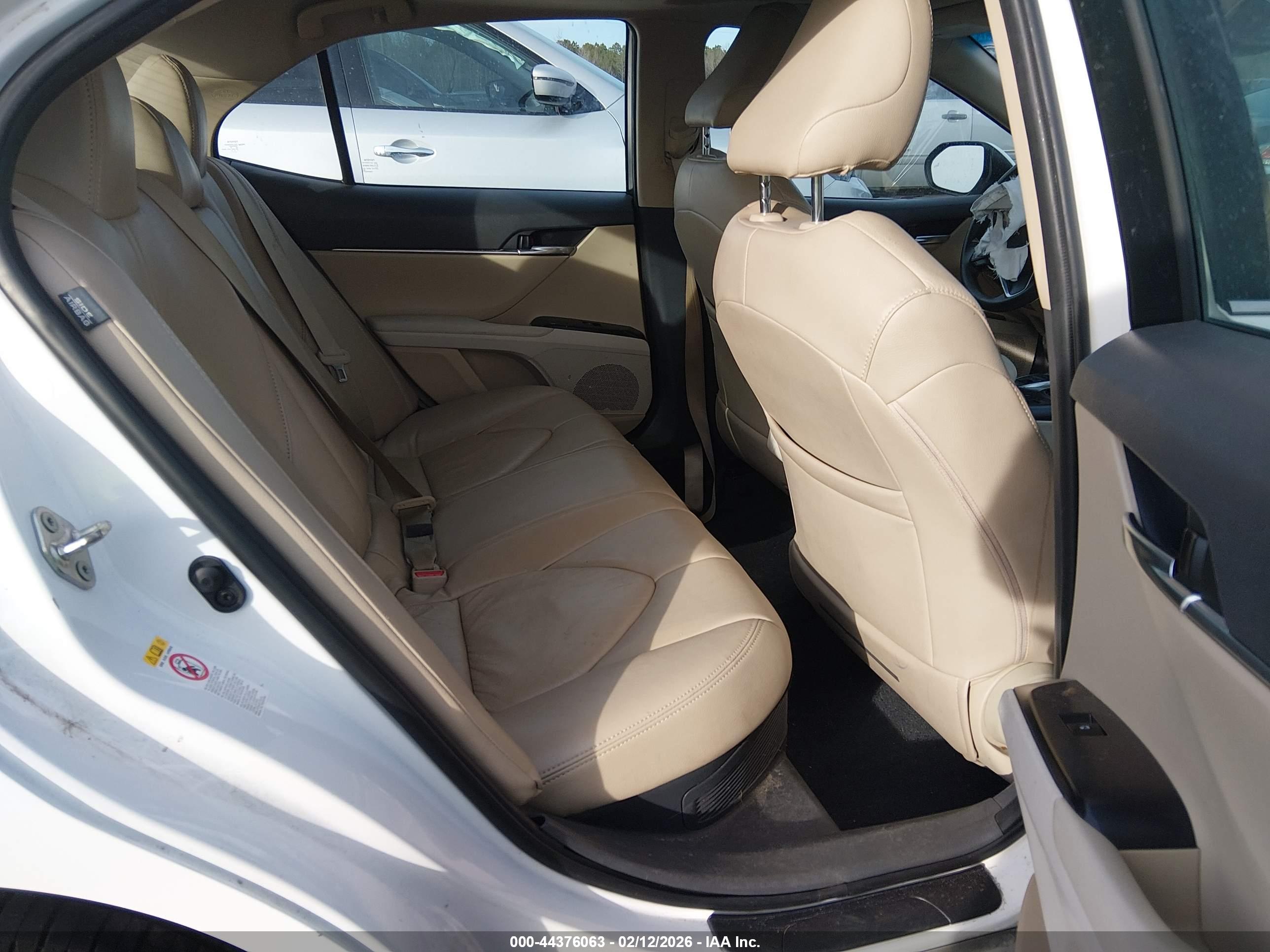 TOYOTA CAMRY image 8