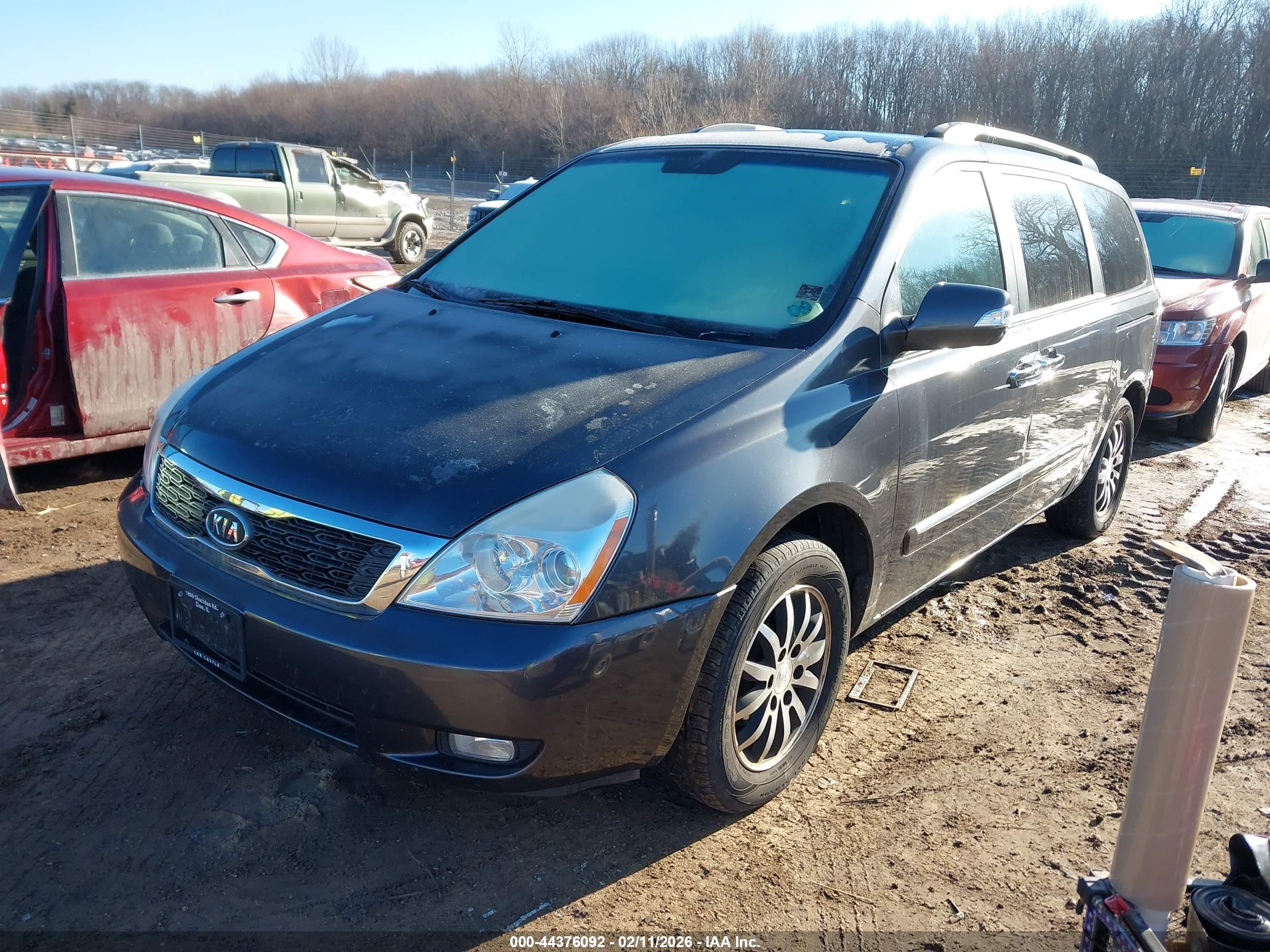 KIA SEDONA image 2