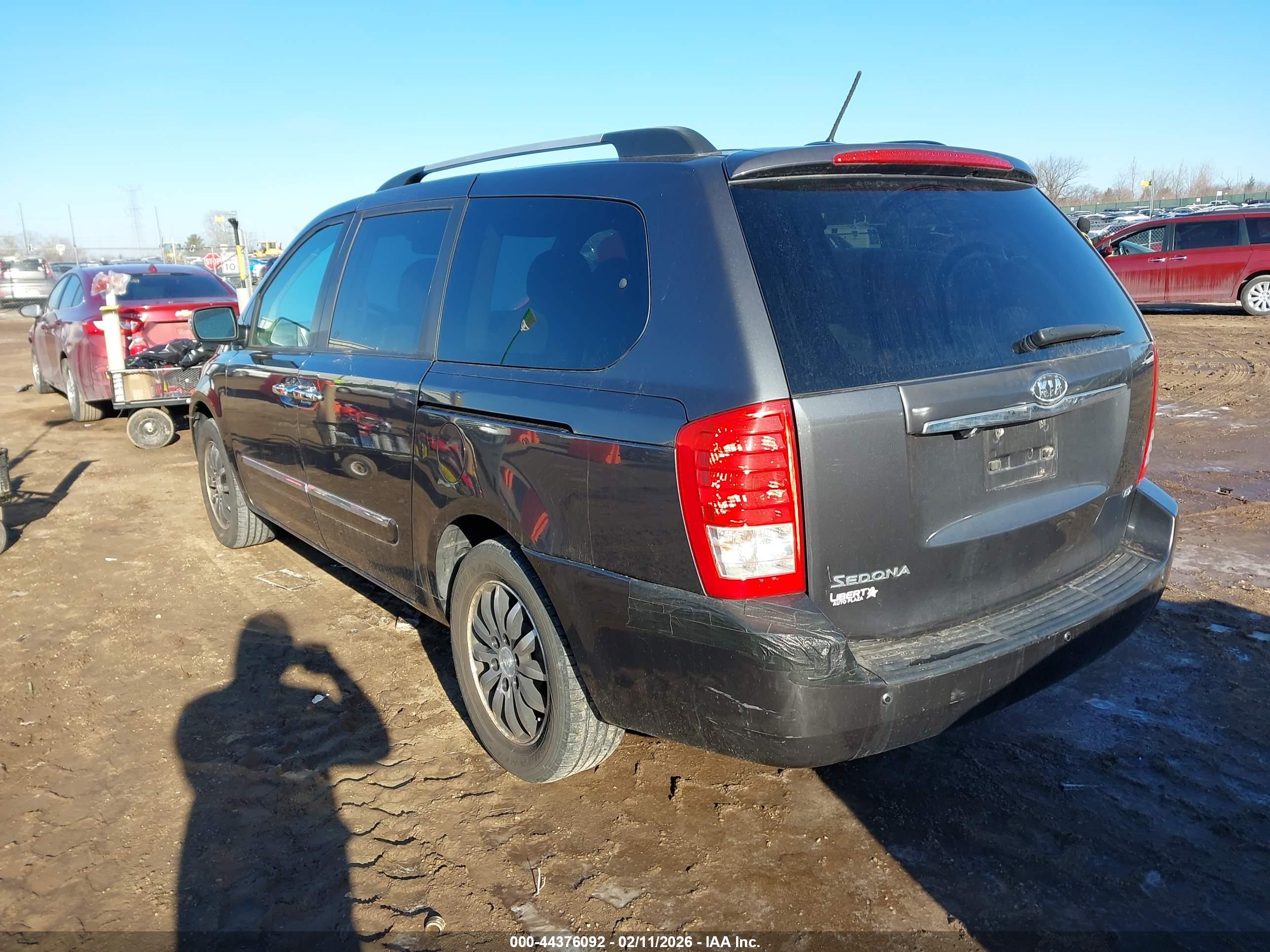 KIA SEDONA image 3