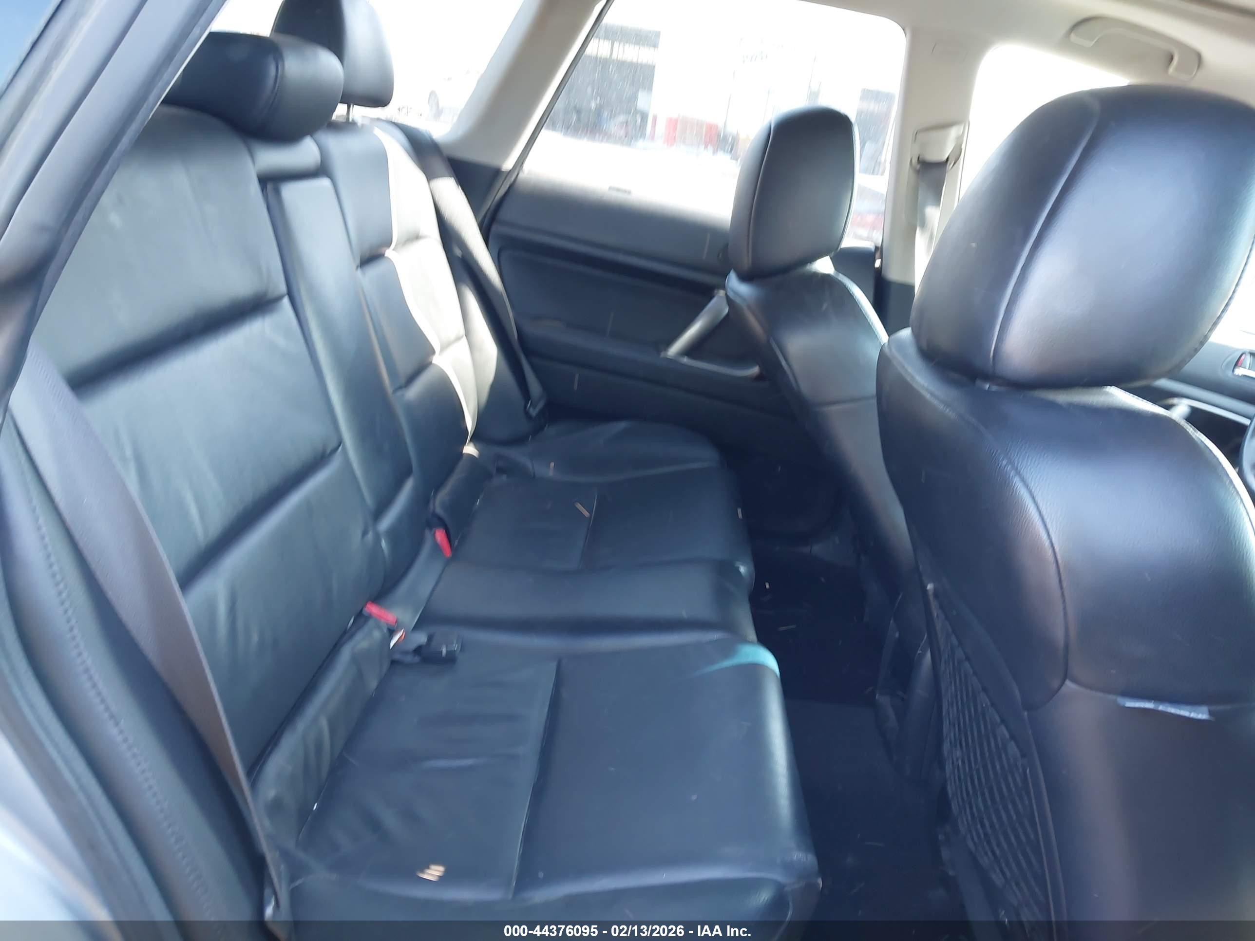 SUBARU OUTBACK image 8