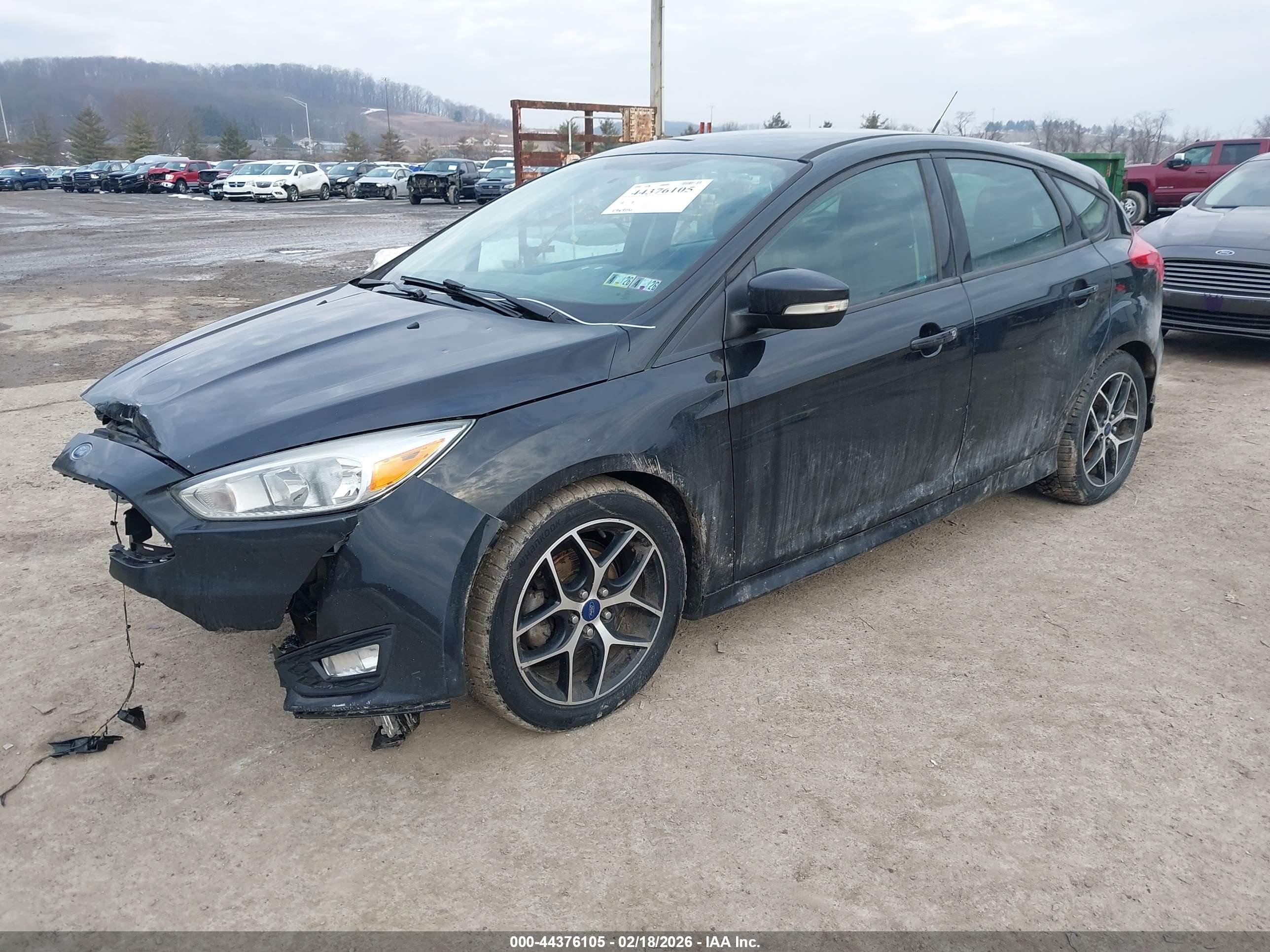 FORD FOCUS image 2