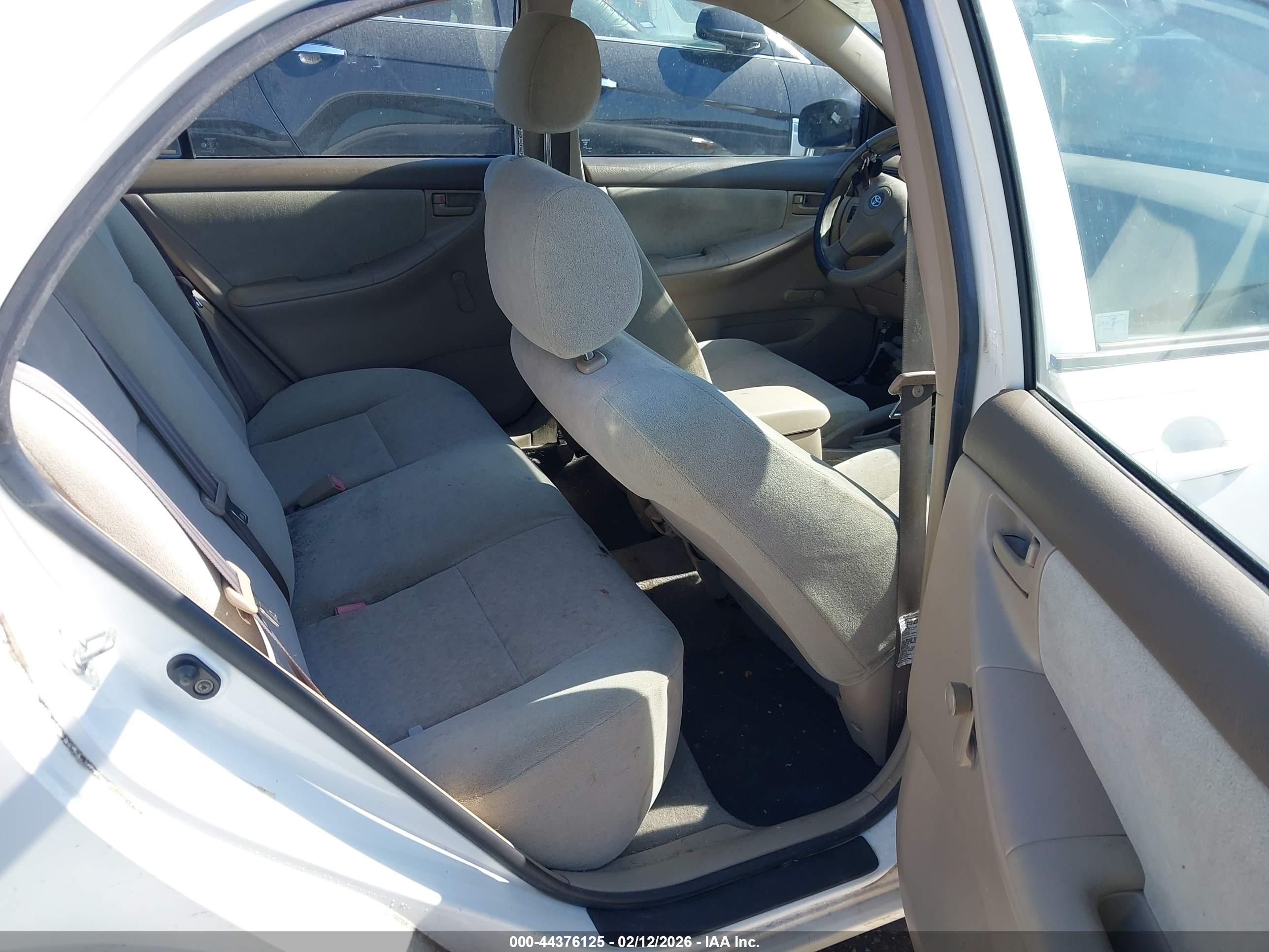 TOYOTA COROLLA image 8