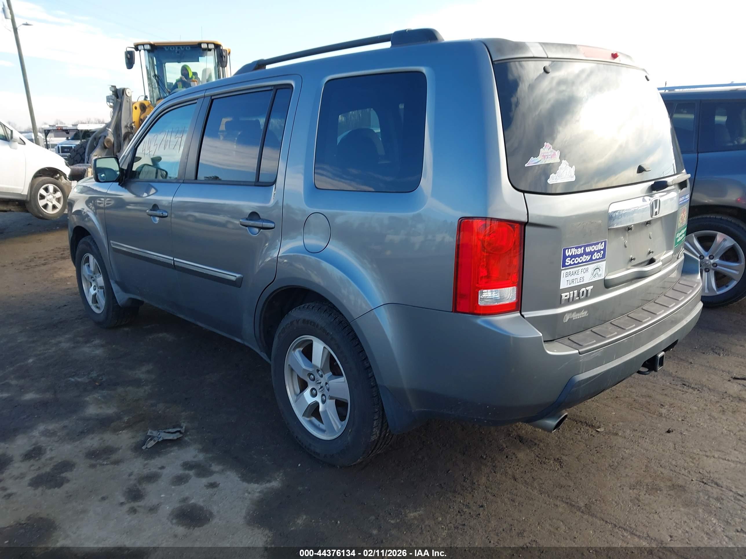 HONDA PILOT image 3
