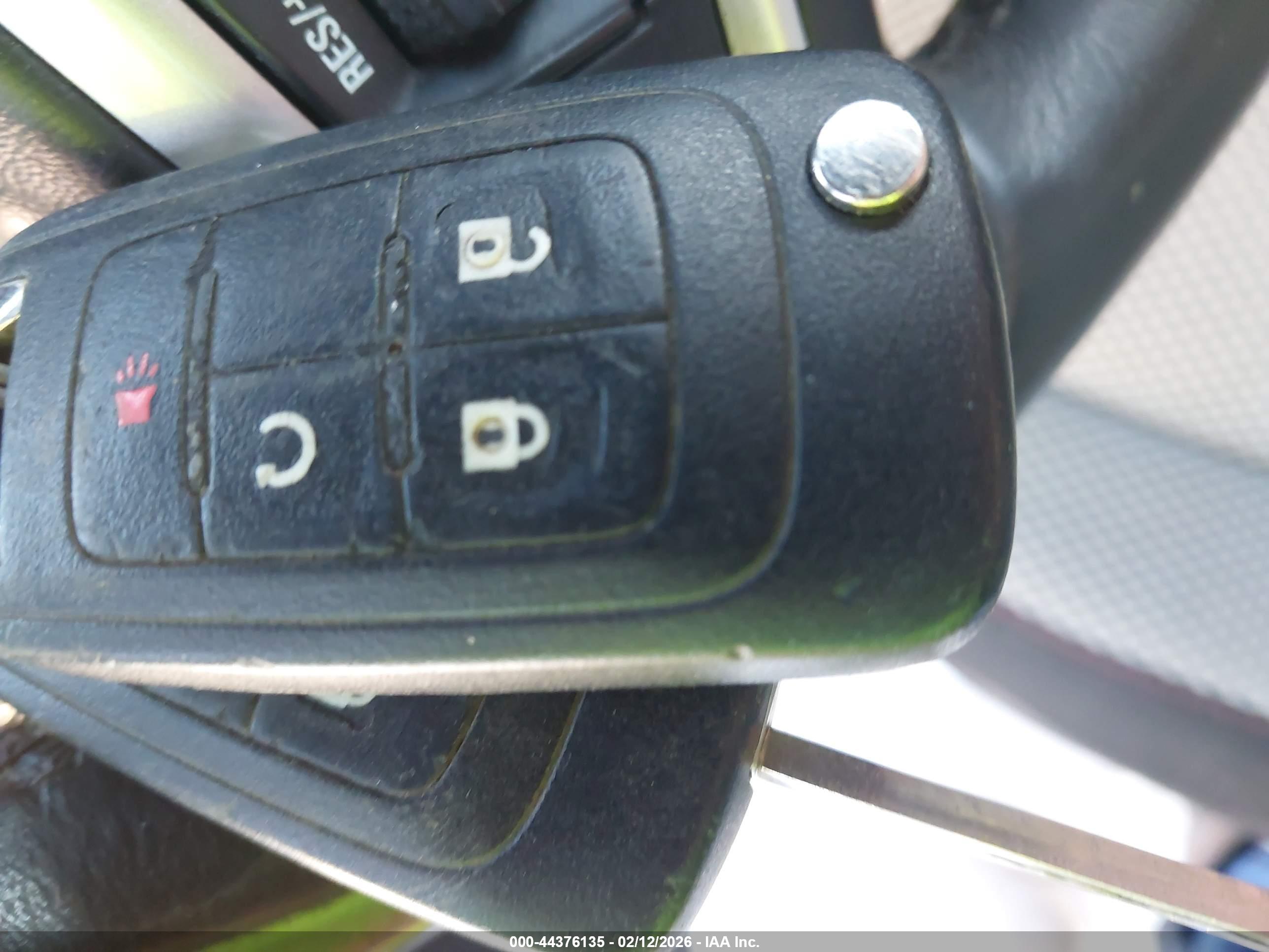 CHEVROLET EQUINOX image 11