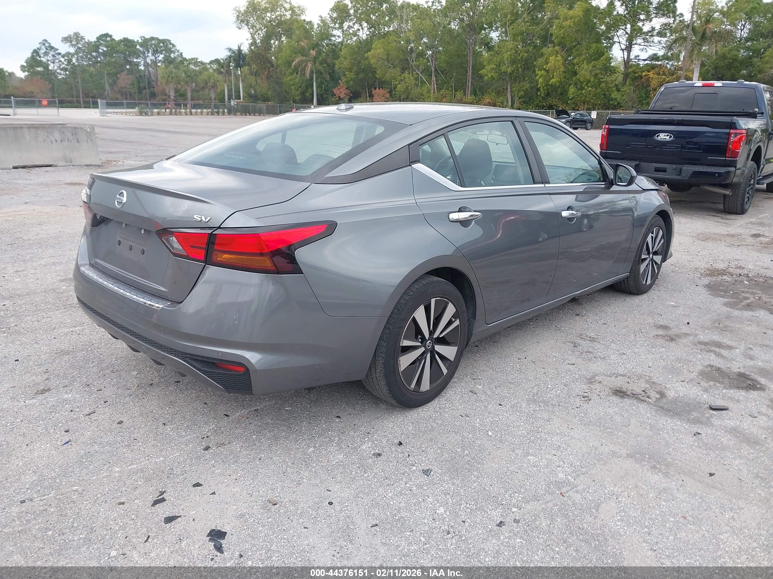 NISSAN ALTIMA image 4