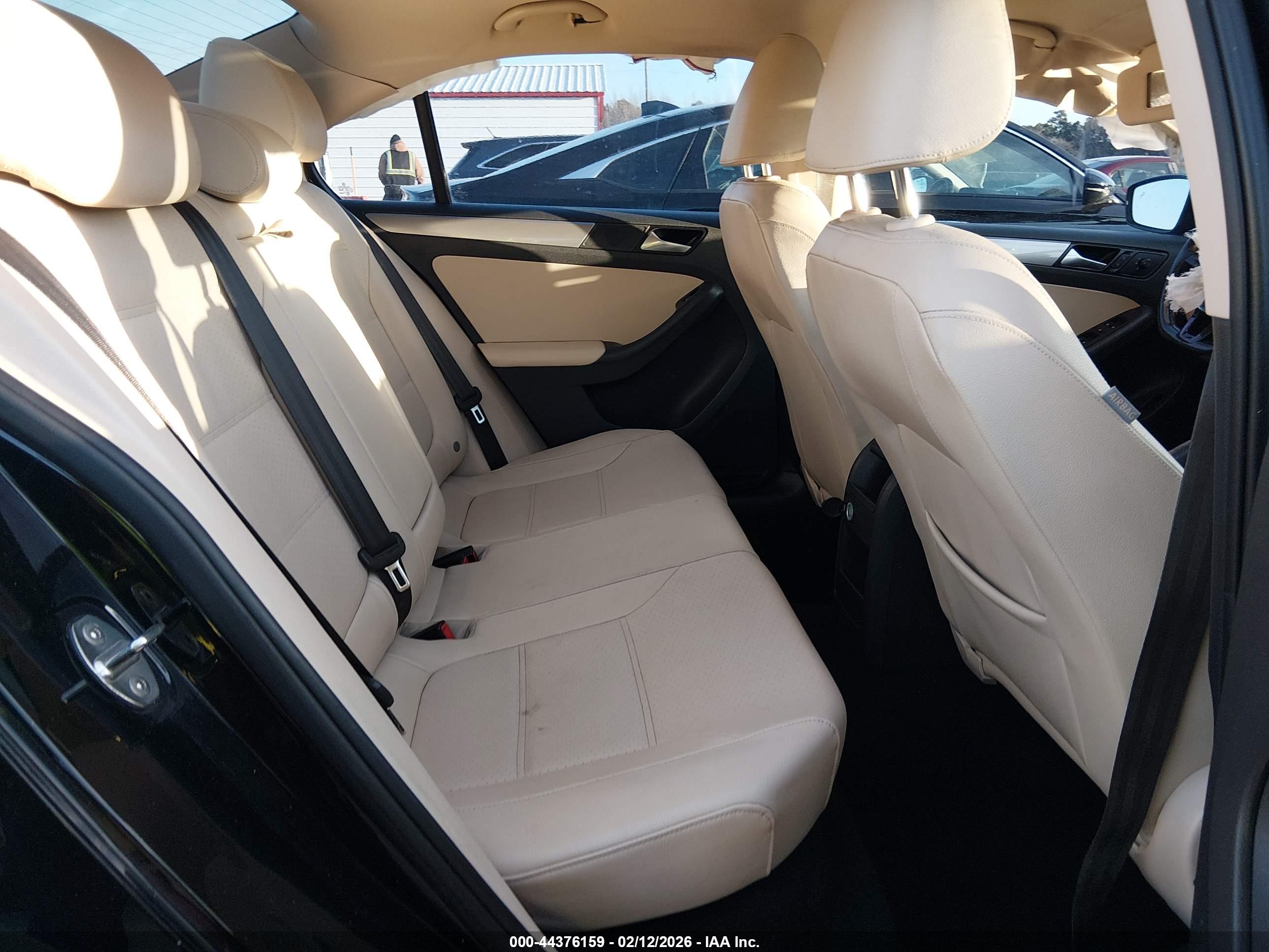 VOLKSWAGEN JETTA image 8